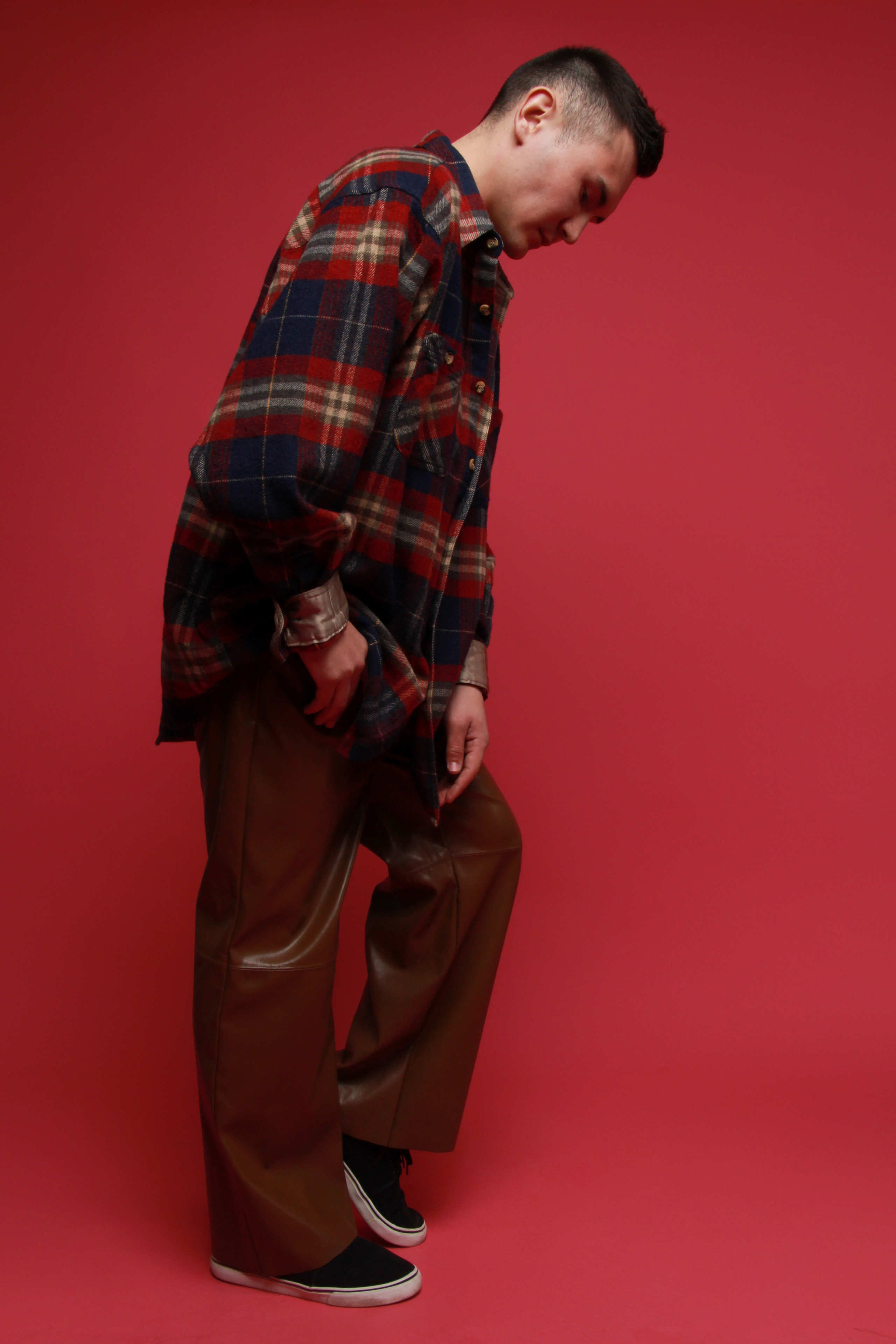 Модель для предметной съемки Айдар Новосибирск| Sale Easy