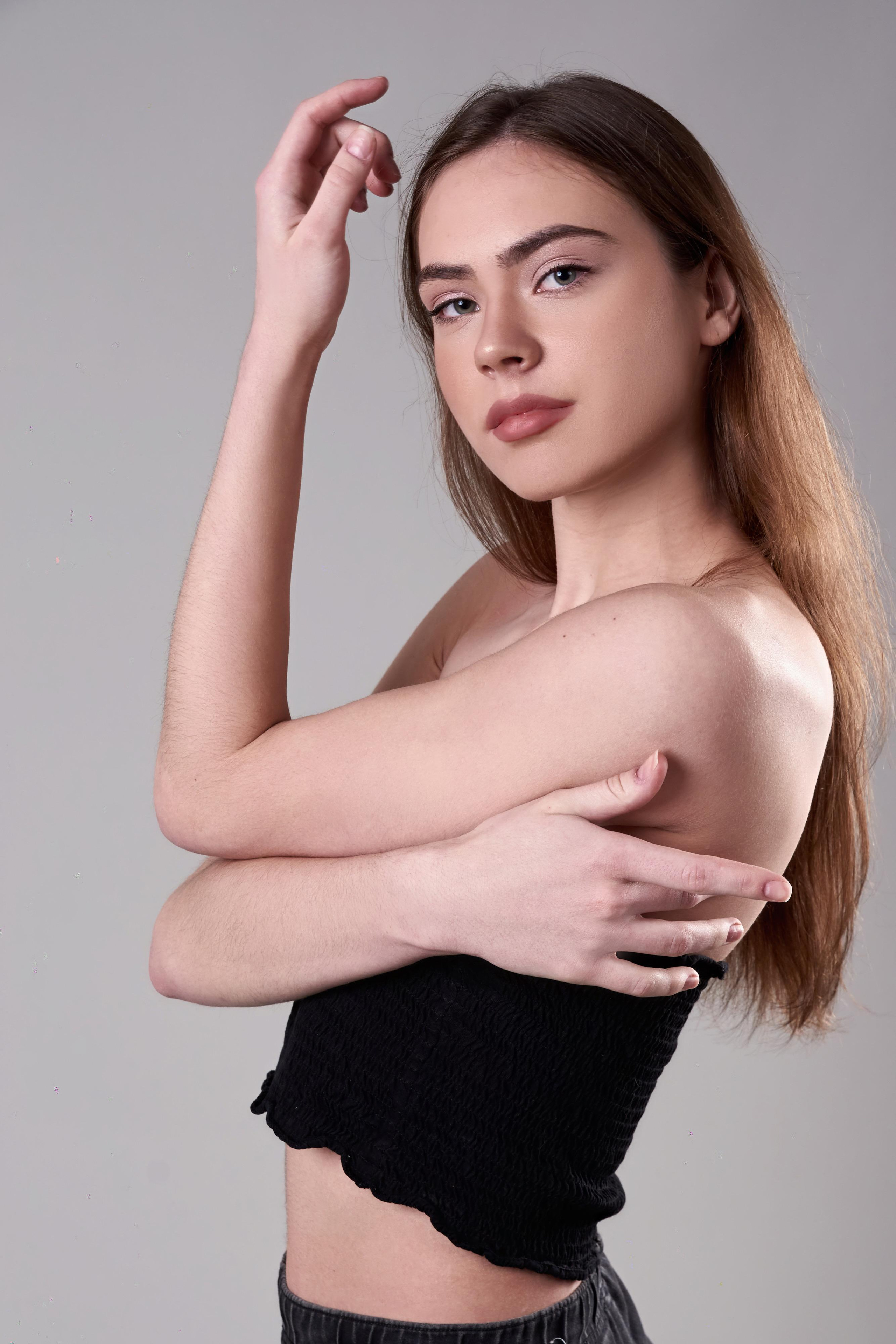 Модель для предметной съемки Рада Н.Новгород | Sale Easy