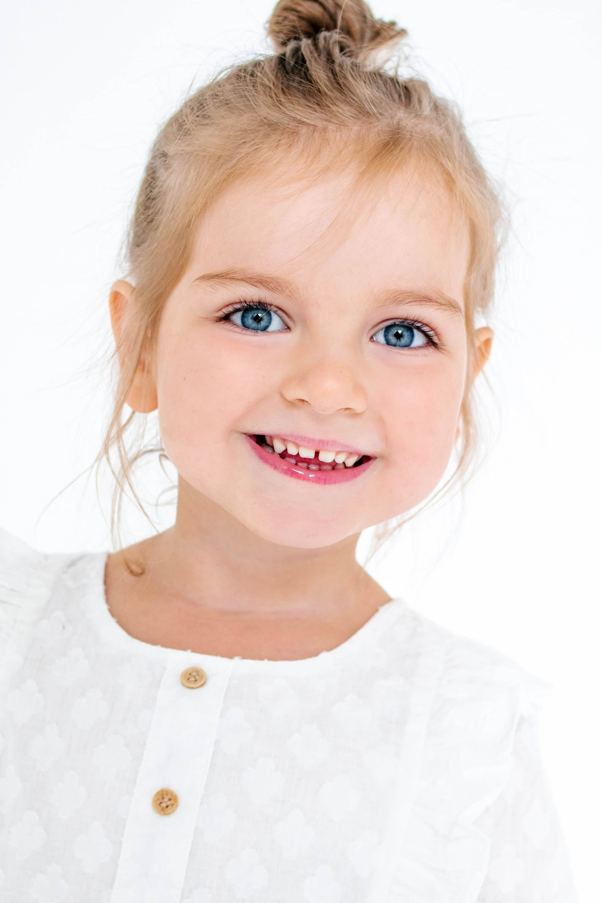 Модель девочка для предметной съемки  Мила Сочи| Sale Easy