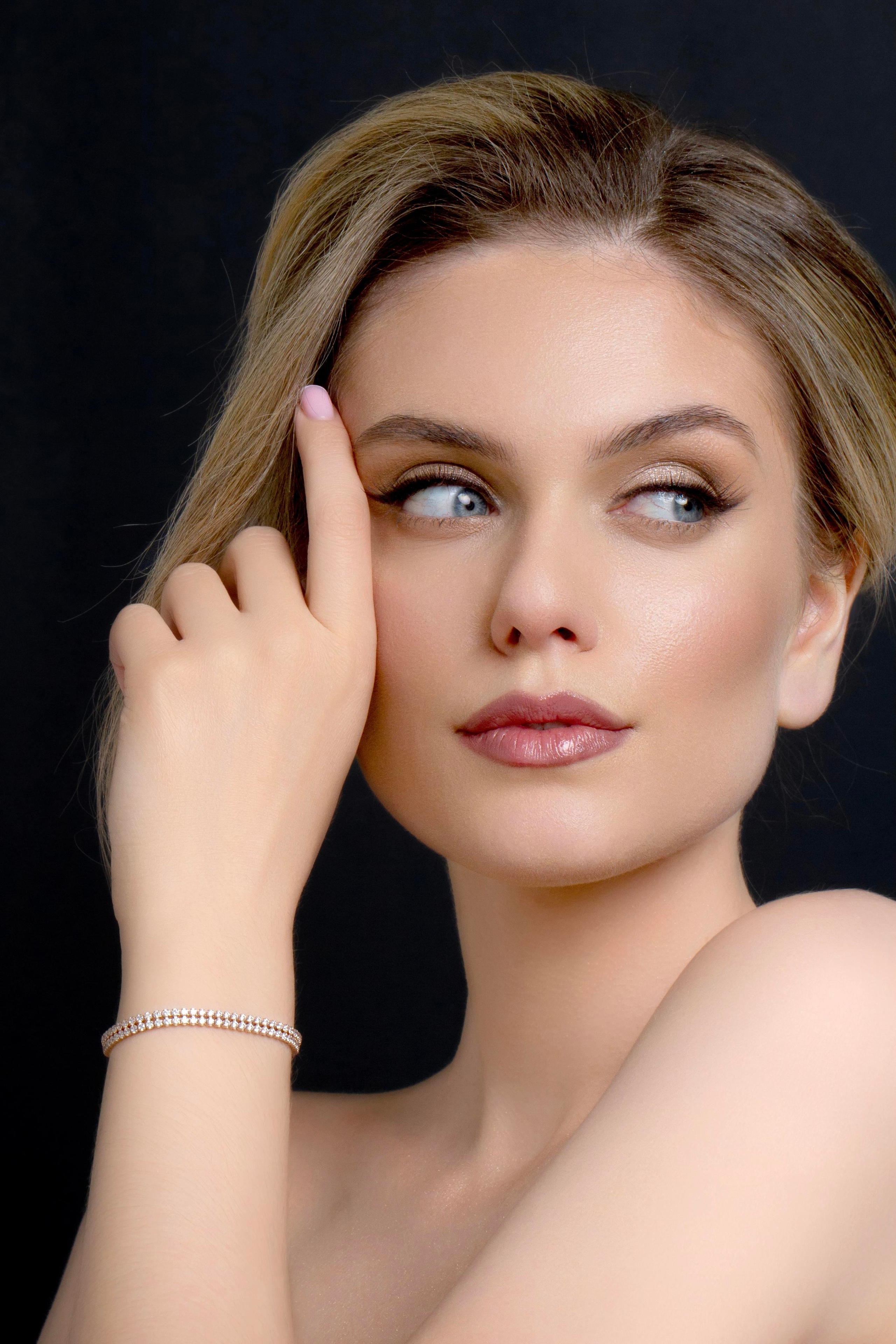 Модель для предметной съемки Эвелина С-Петербург | Sale Easy