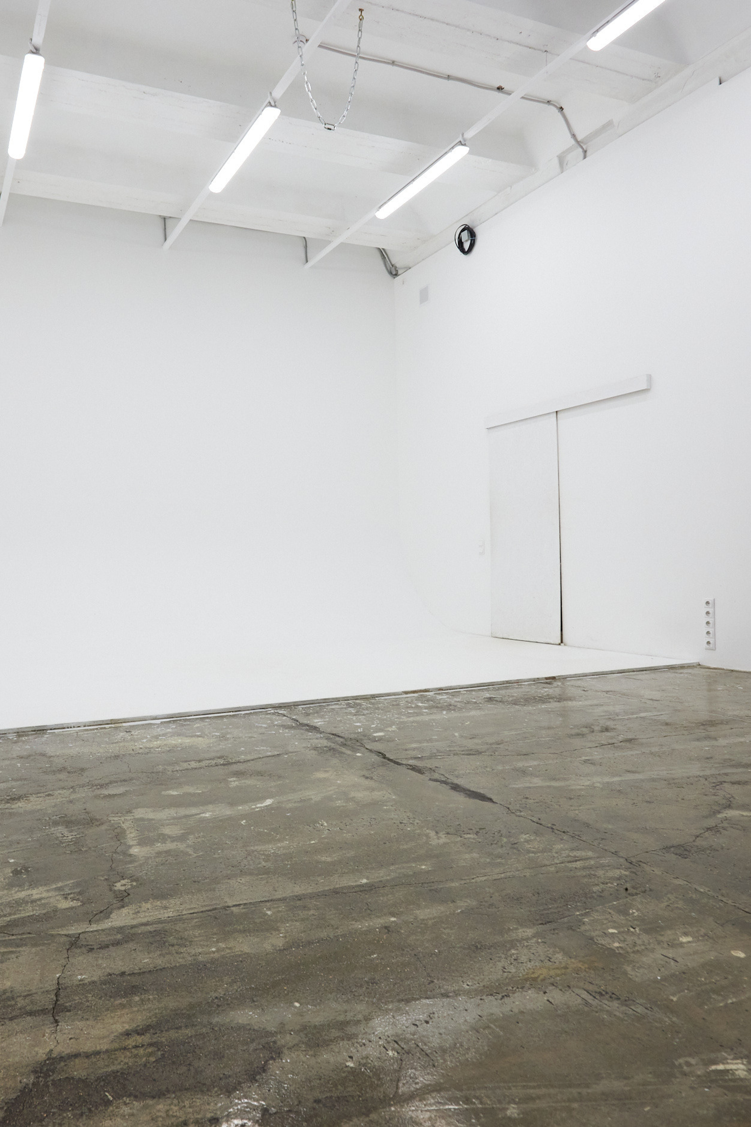 Студия Blank studios Прямая для предметной съемки Москва | Sale Easy