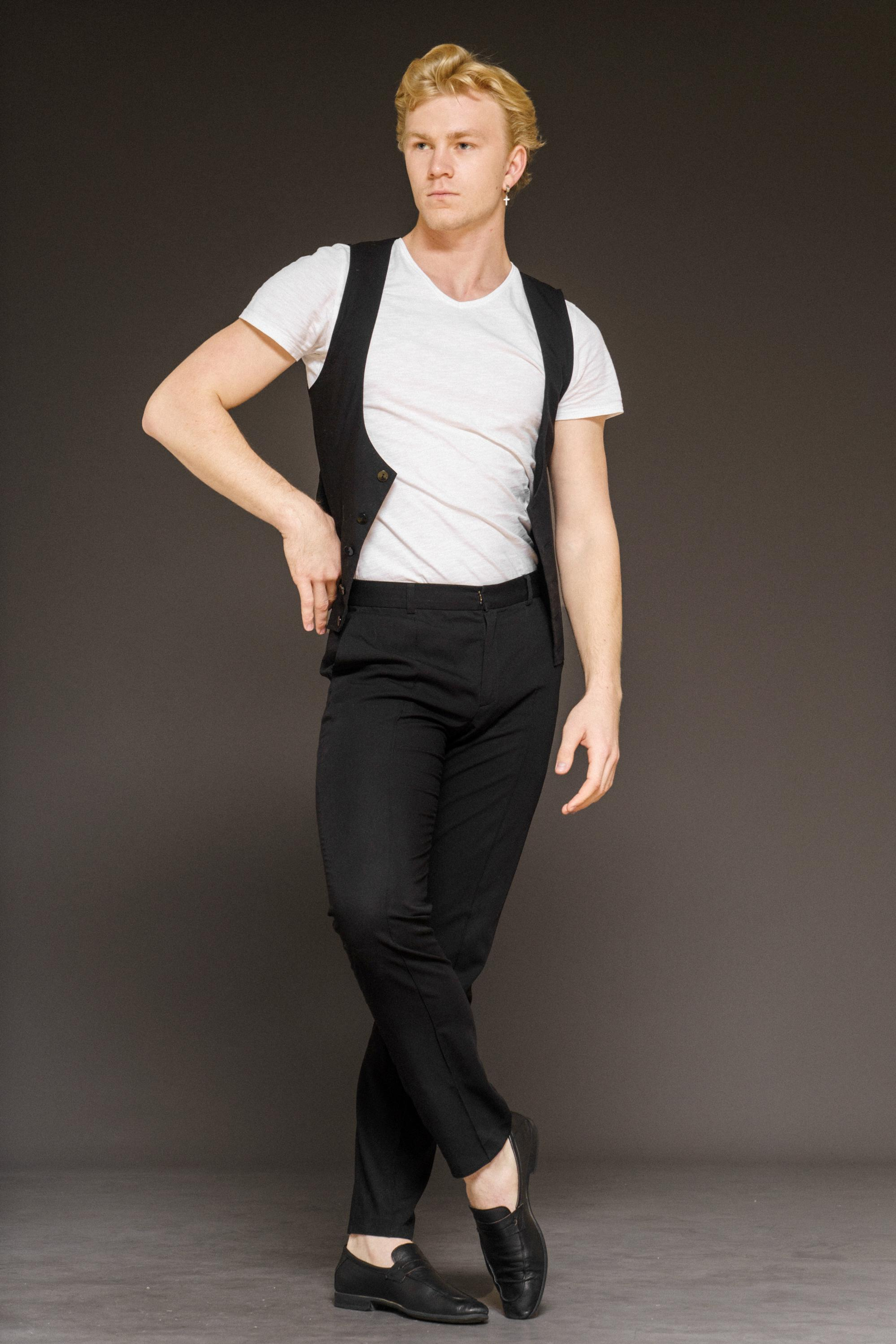 Модель для предметной съемки Илья Г. Москва | Sale Easy