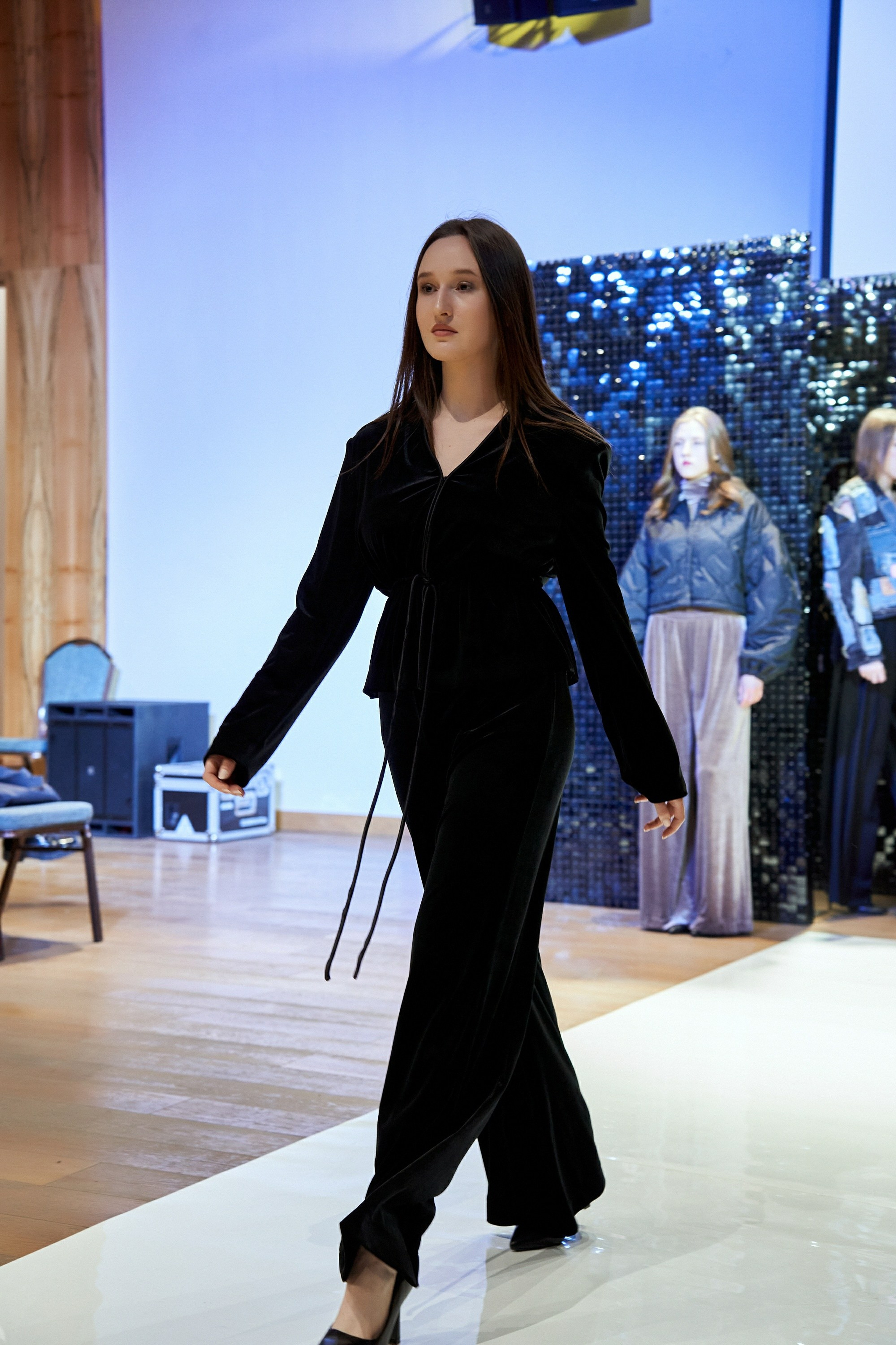 Модель для предметной съемки Назира Казань| Sale Easy