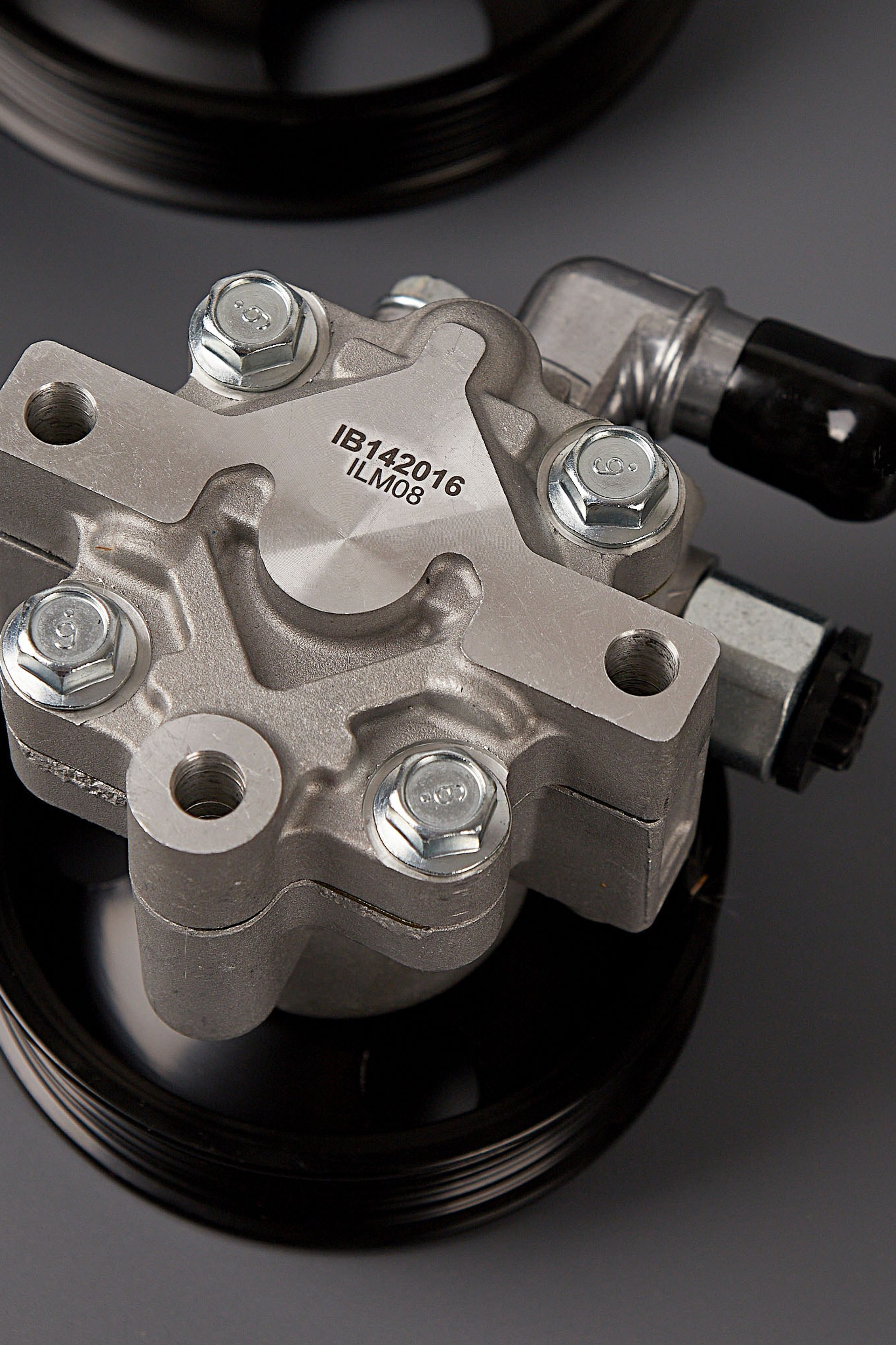 Предметная съёмка автомобильных товаров, которая создаёт эффектные изображения для интернет-магазинов.