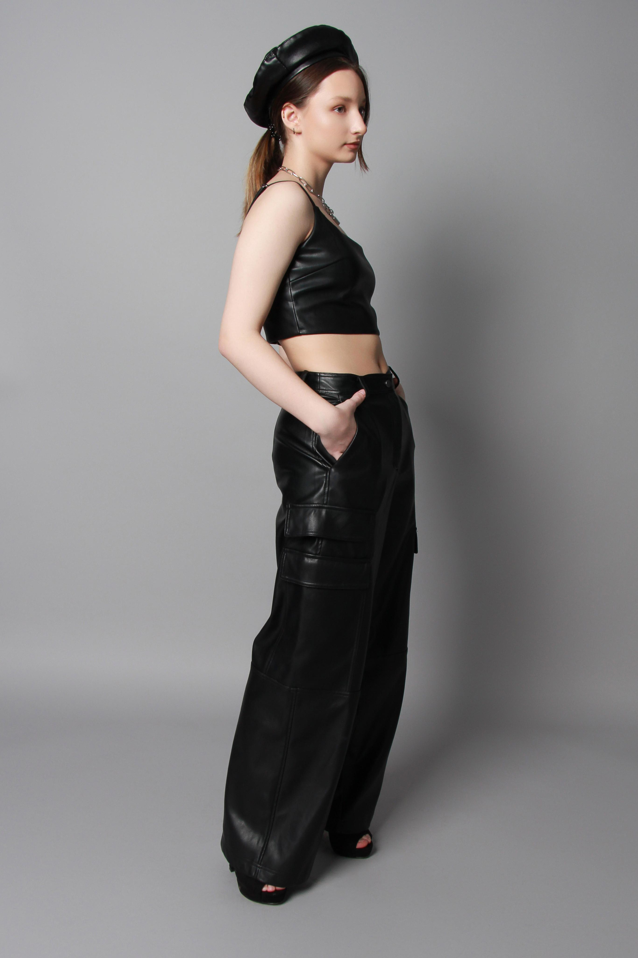 Модель для предметной съемки Арина В Новосибирск| Sale Easy