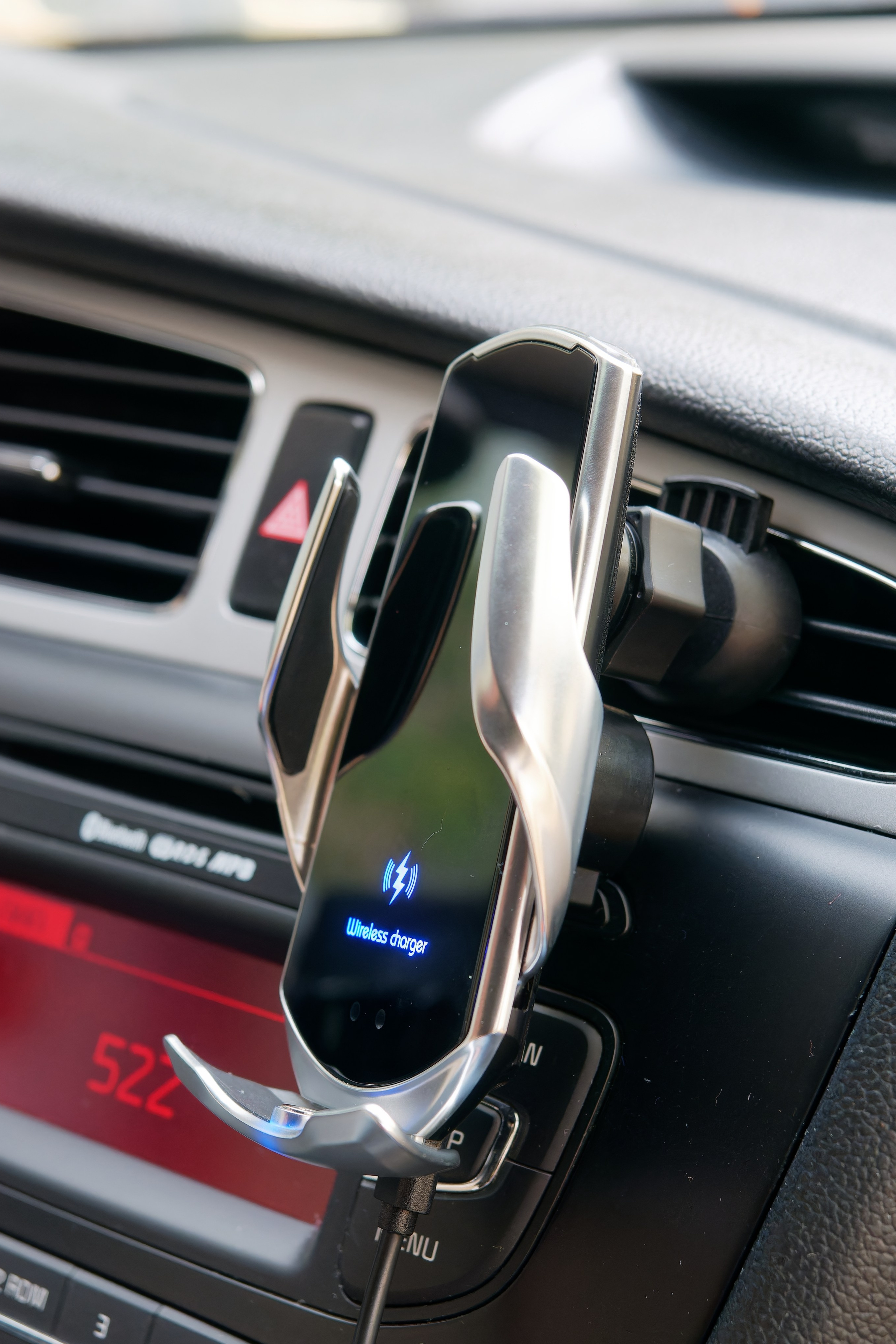 Предметная съемка автотоваров, для четкой демонстрации каждого элемента.