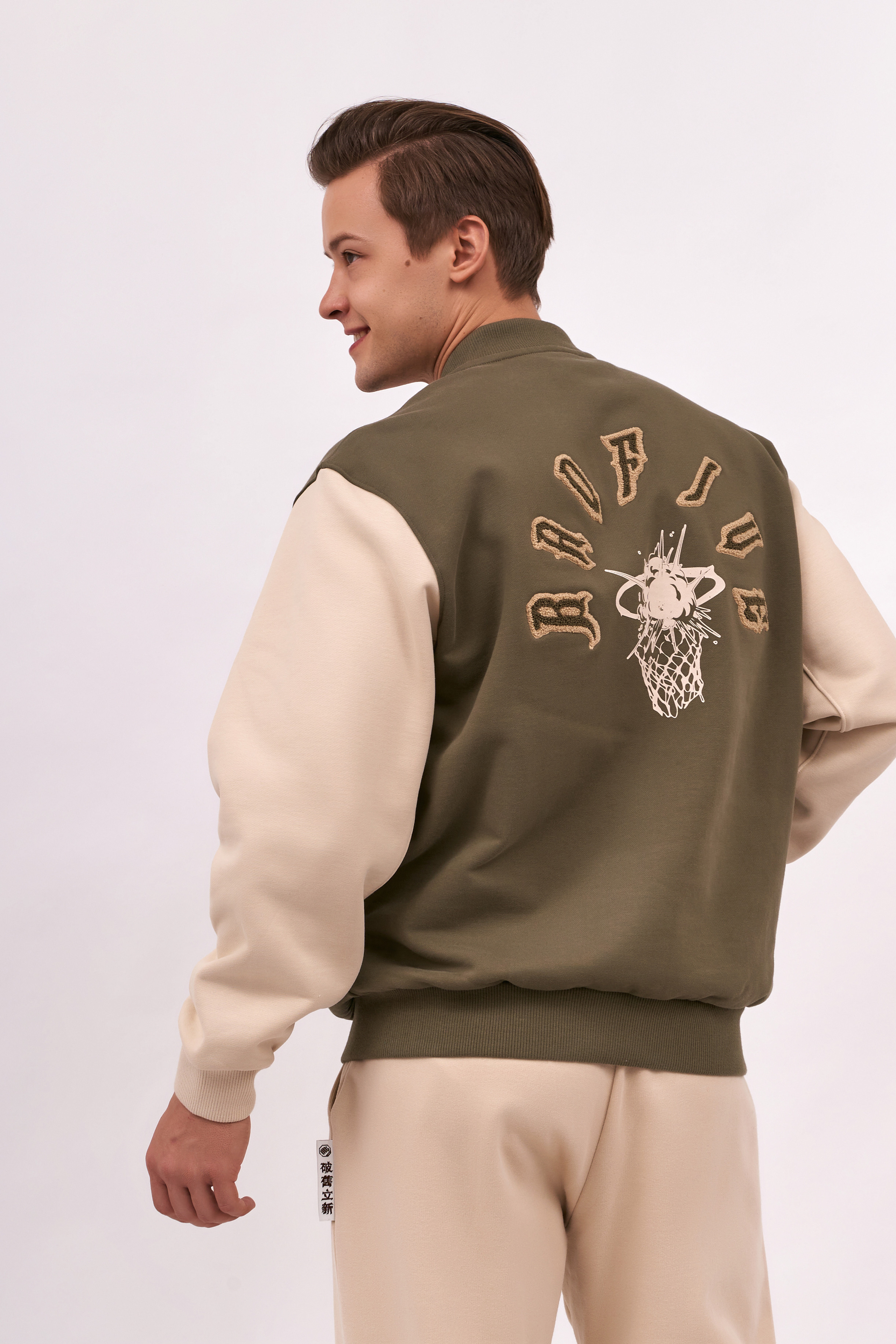 Модель для предметной съемки Роман АА Москва | Sale Easy