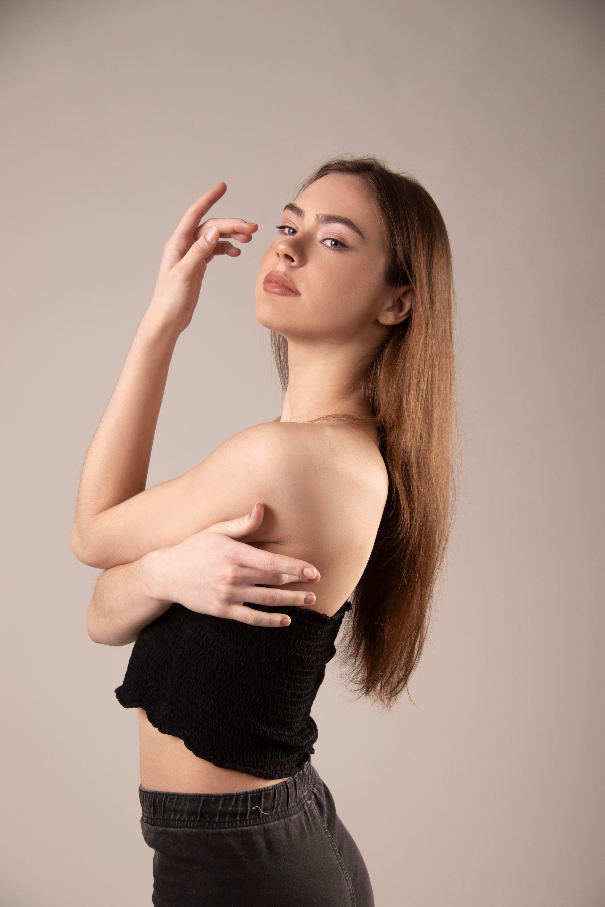 Модель для предметной съемки Рада Н.Новгород | Sale Easy