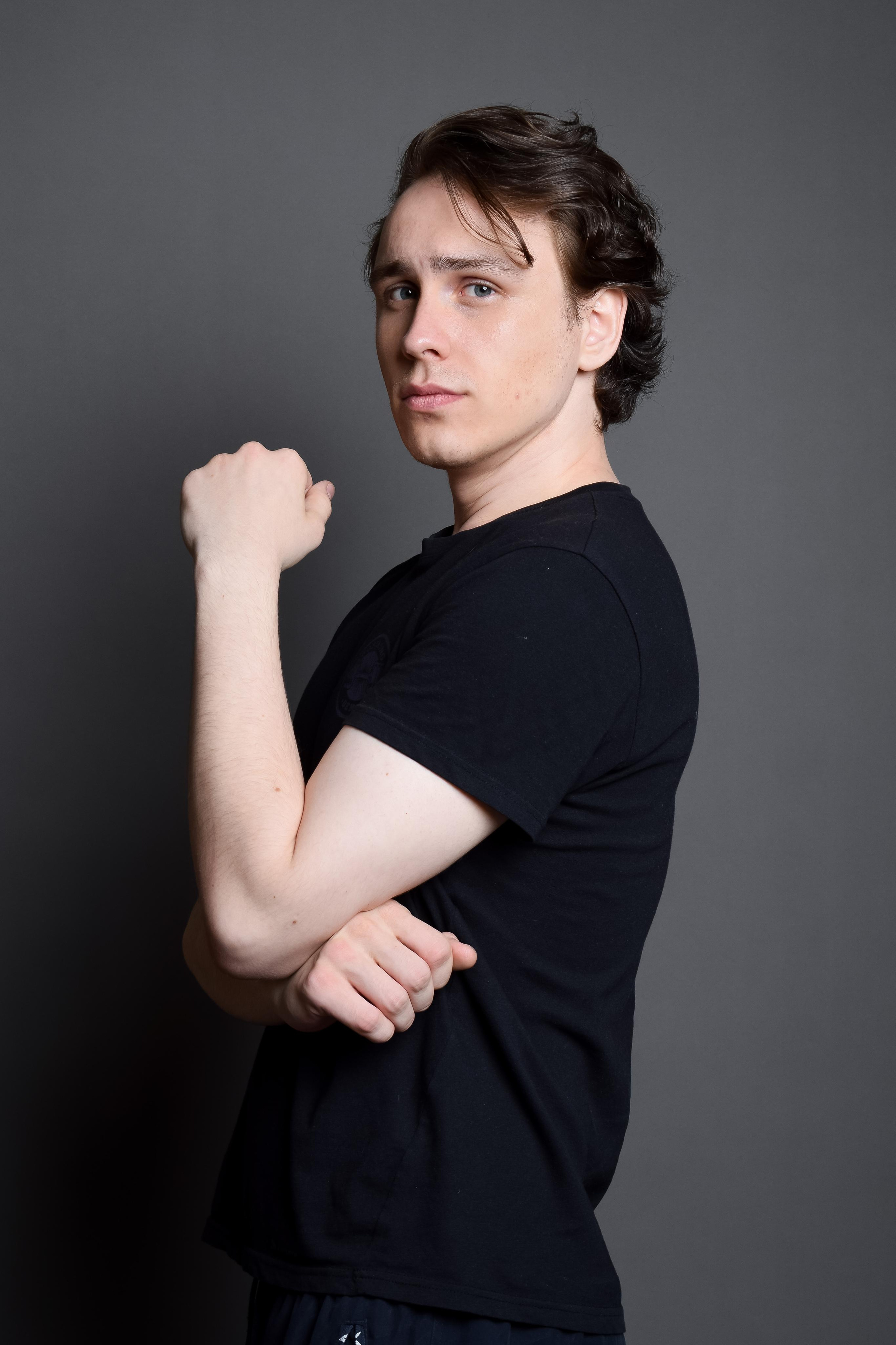 Модель для предметной съемки Илья Д С-Петербург | Sale Easy