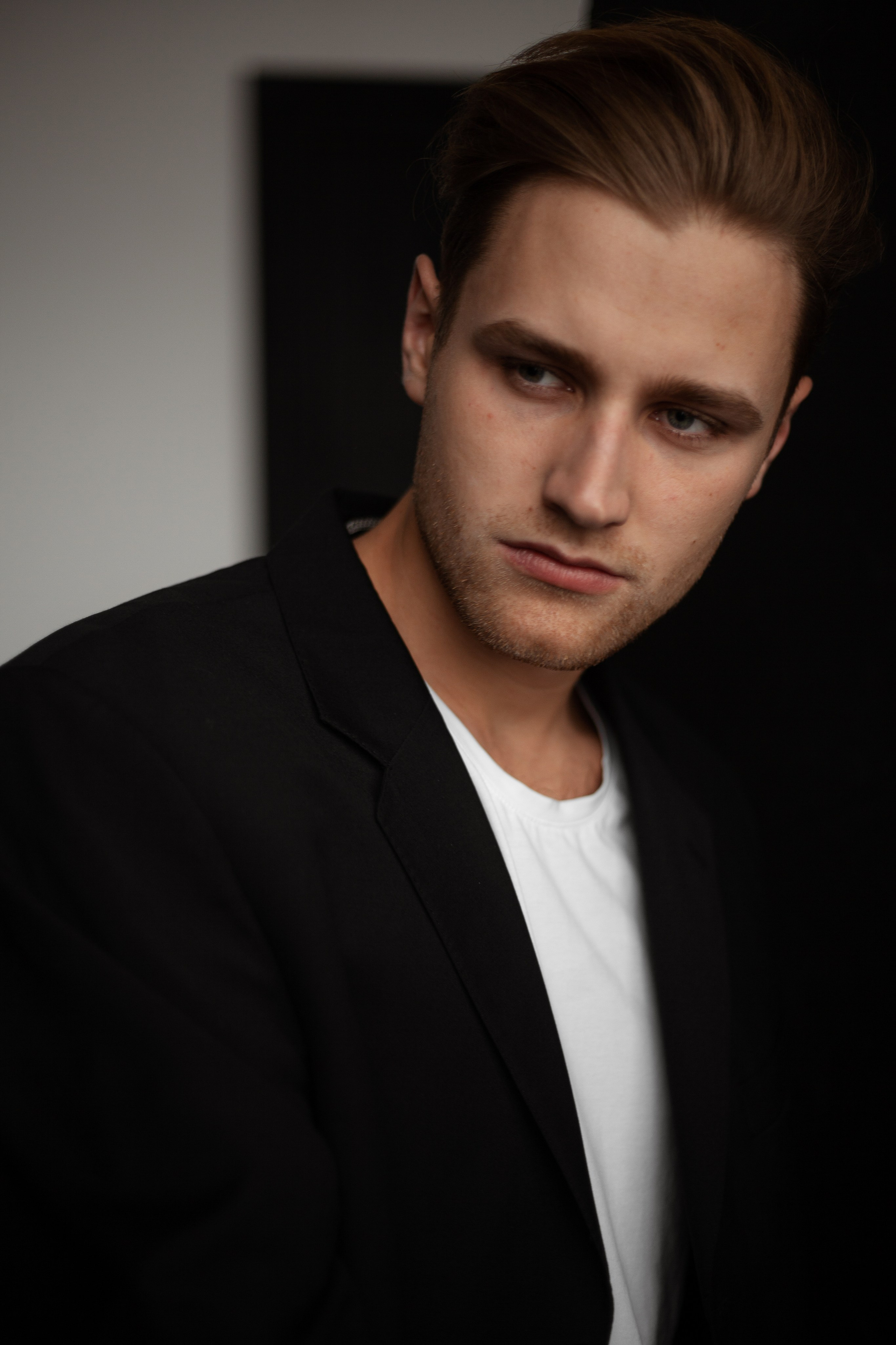 Модель для предметной съемки Игорь А Н.Новгород | Sale Easy