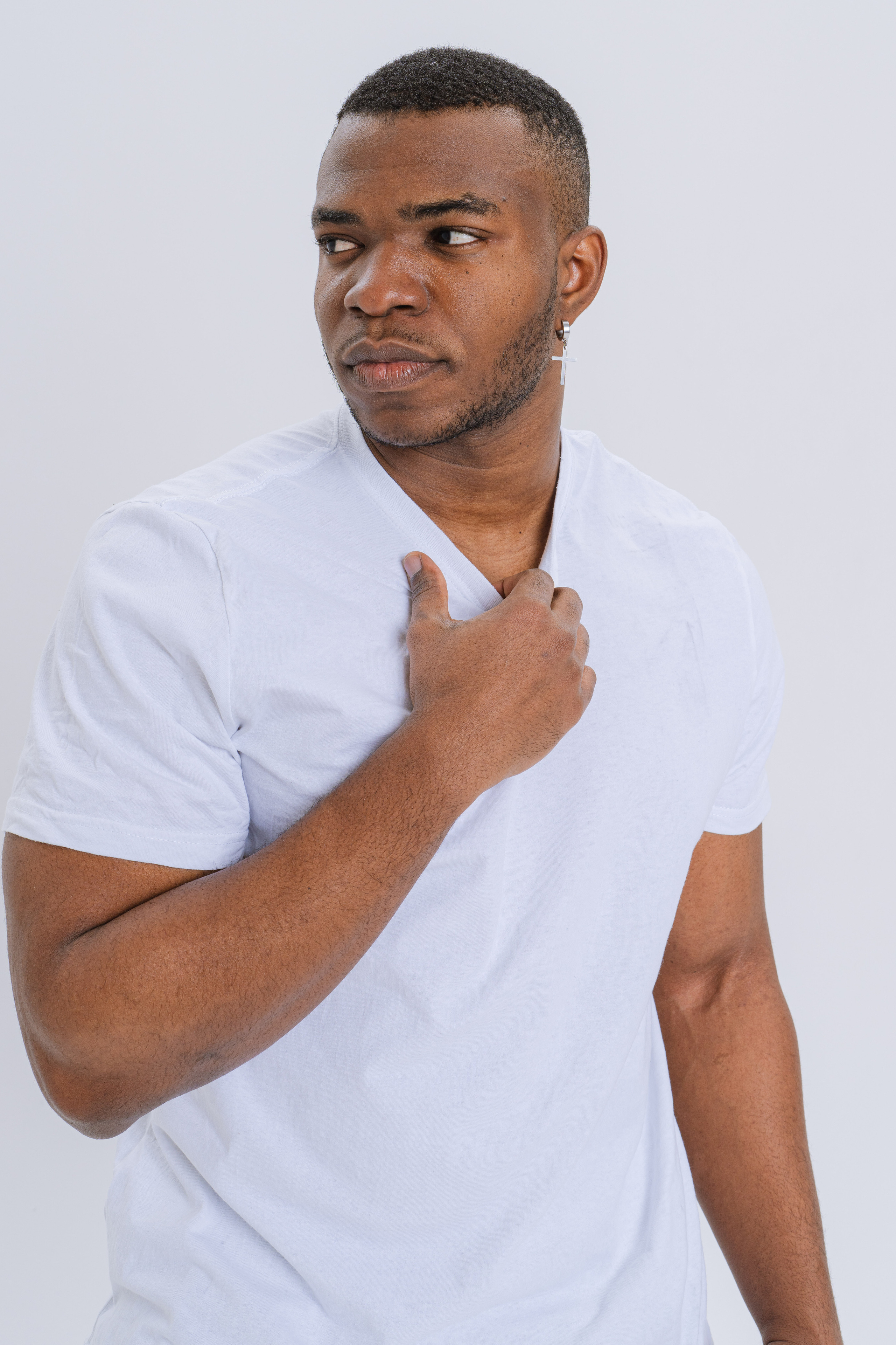 Модель для предметной съемки Нджебайи Ален Даниэль Москва | Sale Easy