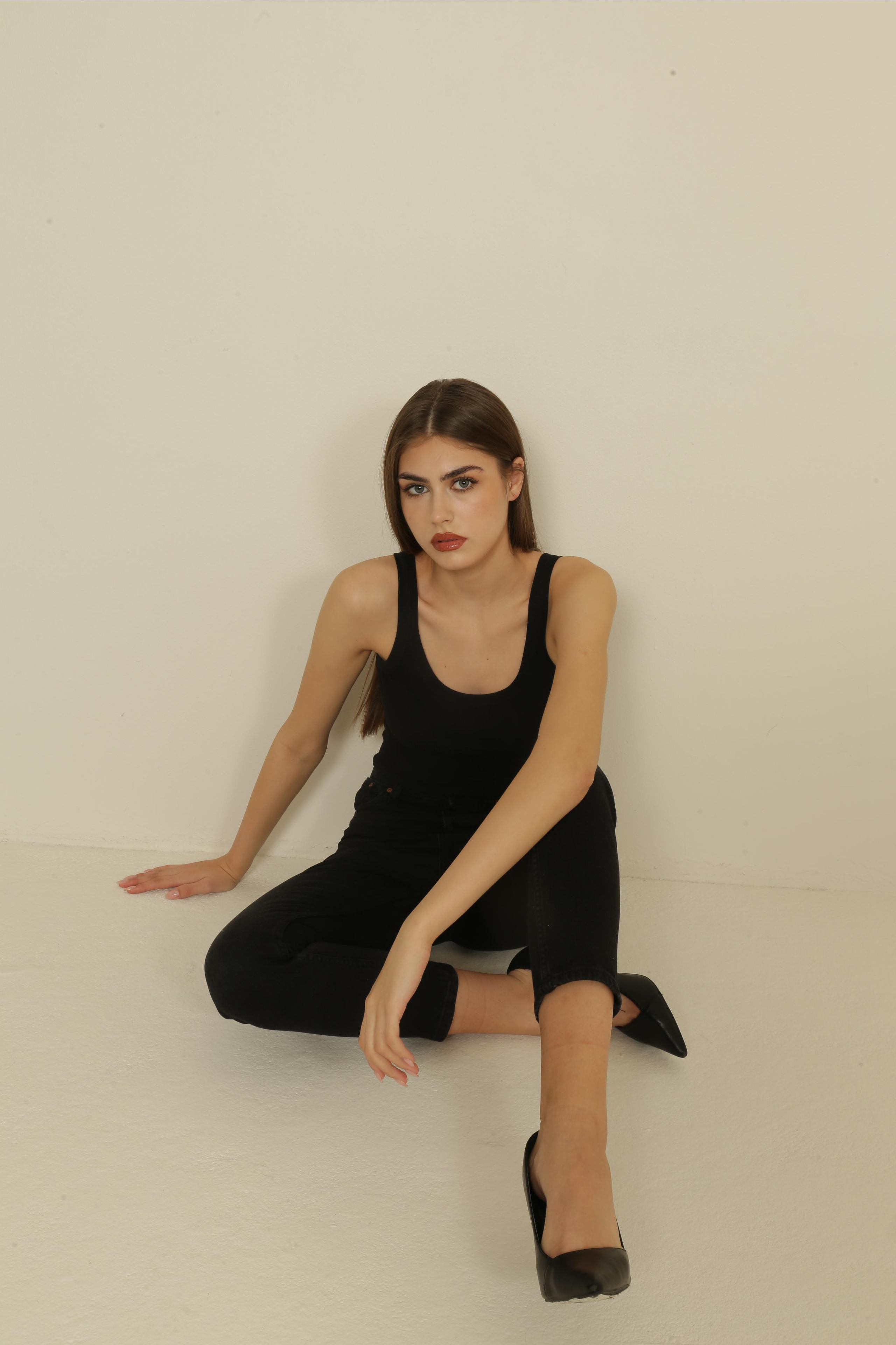 Модель для предметной съемки Полина Г. Москва| Sale Easy