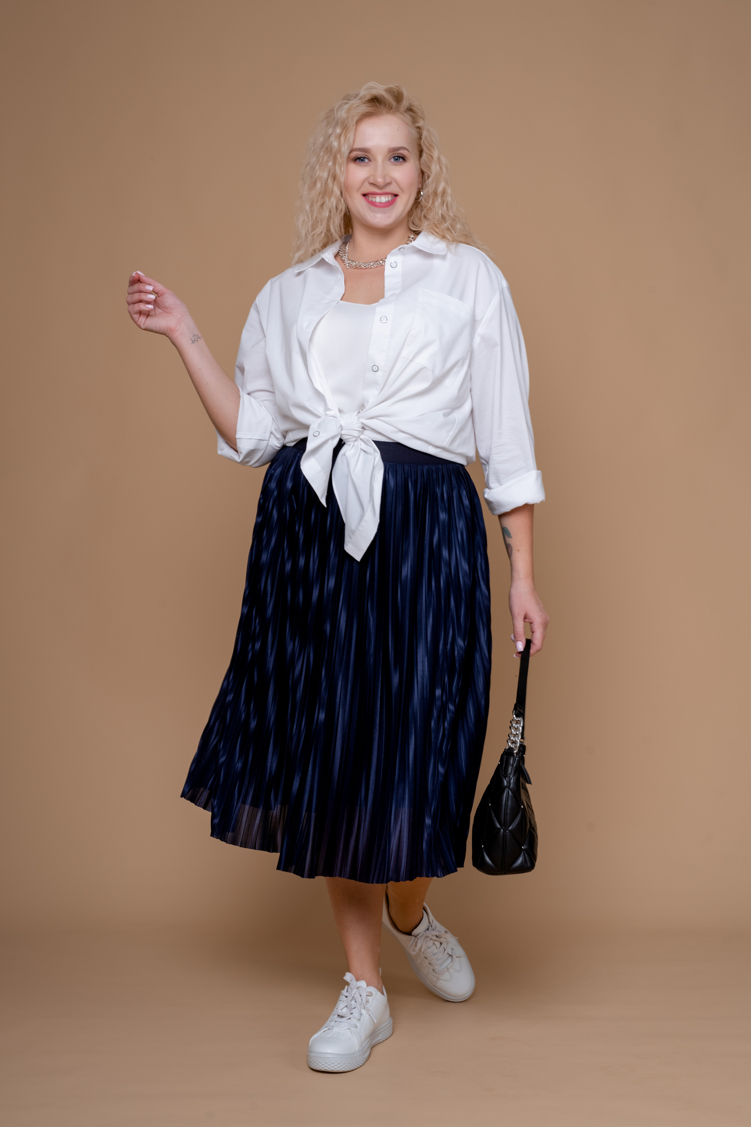 Модель plus size для предметной съемки Карина Б.С-Петербург| Sale Easy