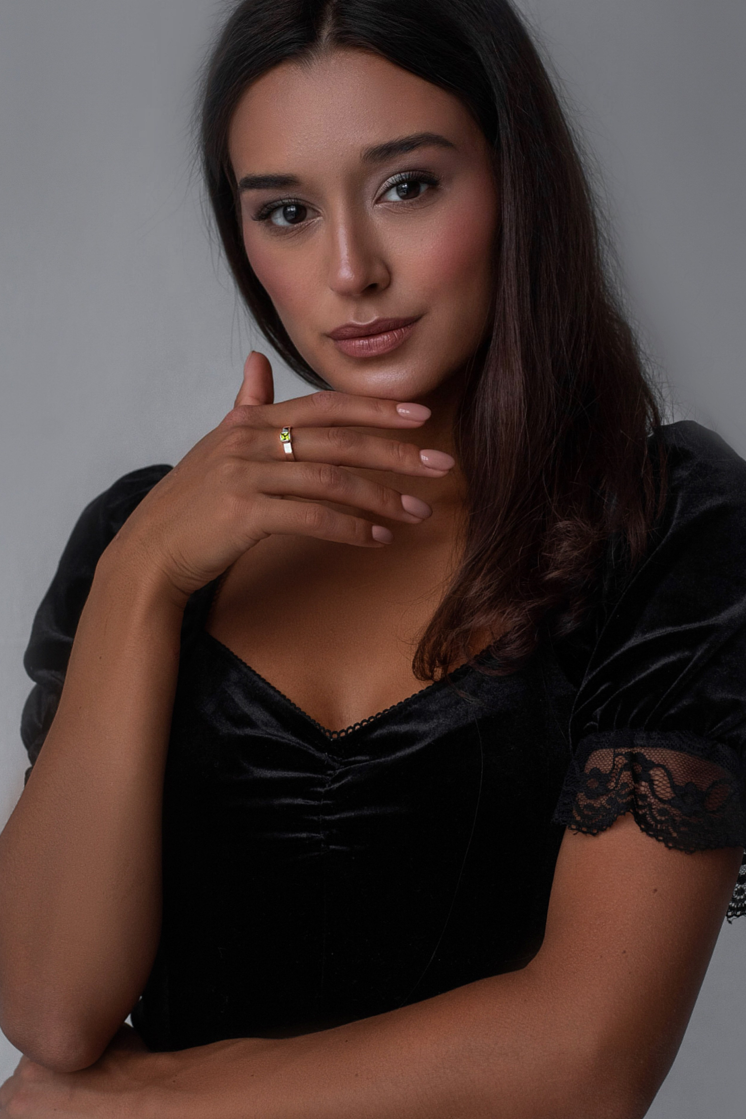 Модель для предметной съемки Камила Казань| Sale Easy