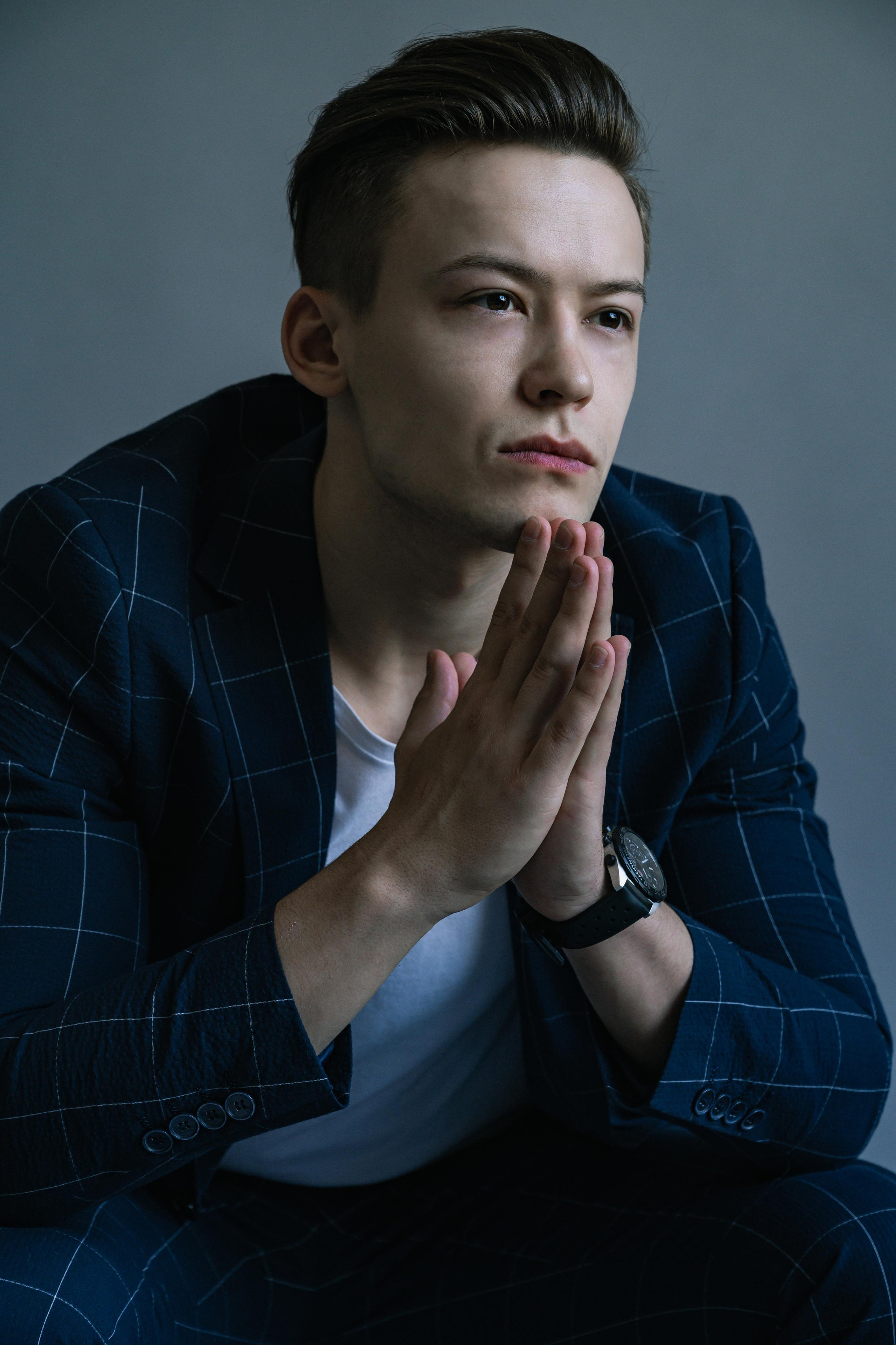 Модель для предметной съемки Роман АА Москва | Sale Easy