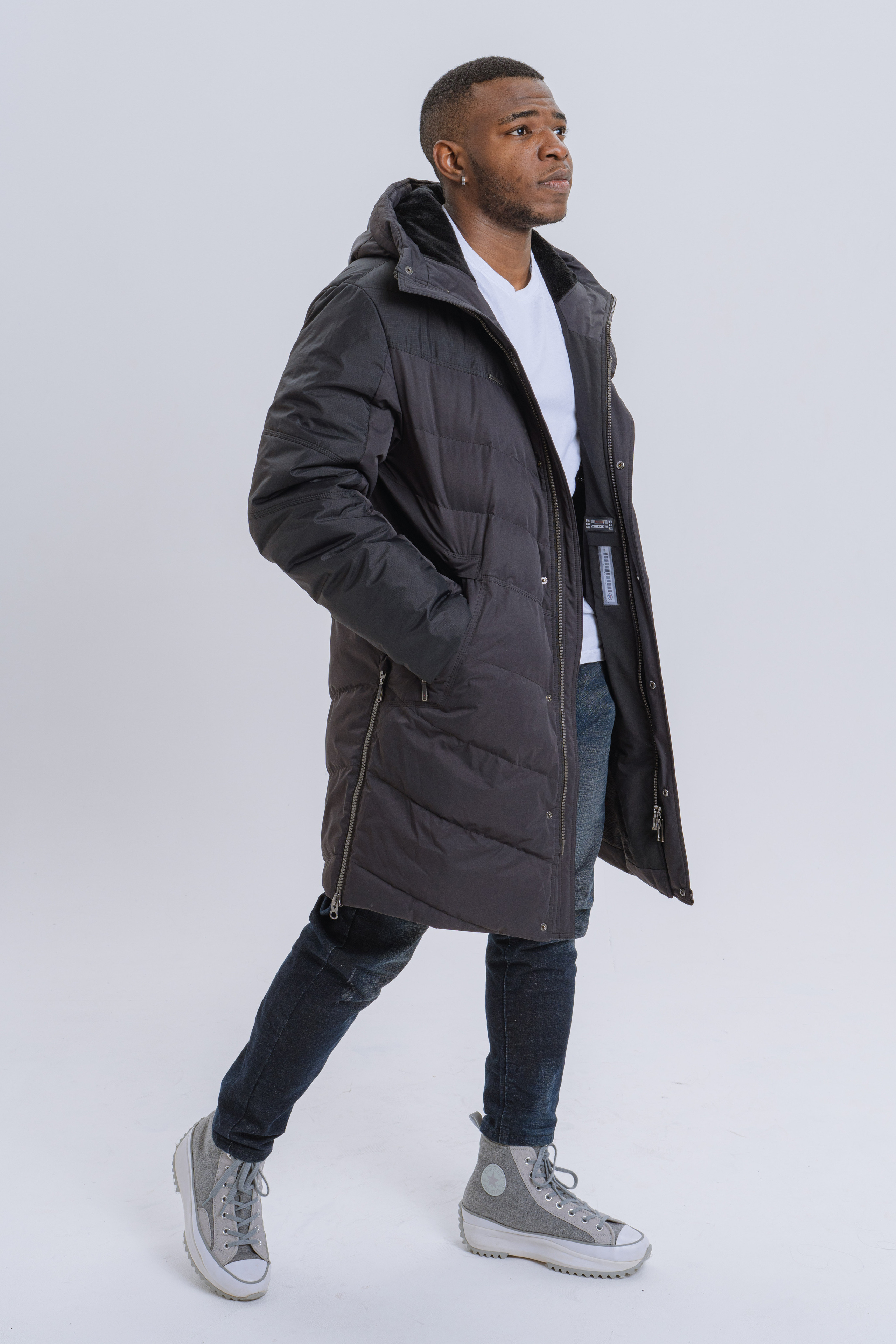 Модель для предметной съемки Нджебайи Ален Даниэль Москва | Sale Easy