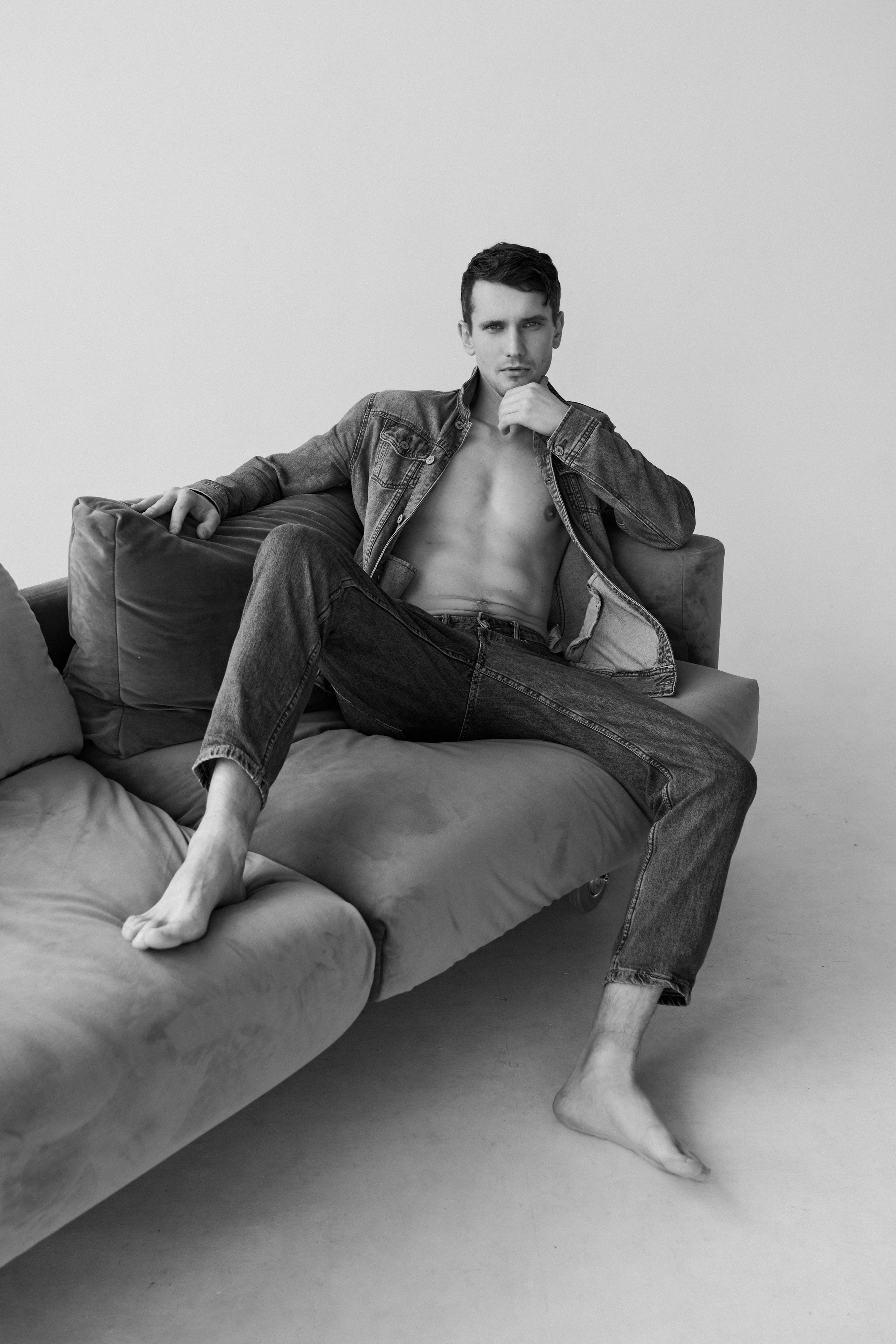 Модель для предметной съемки Евгений id 29 027 С.-Пб| Sale Easy