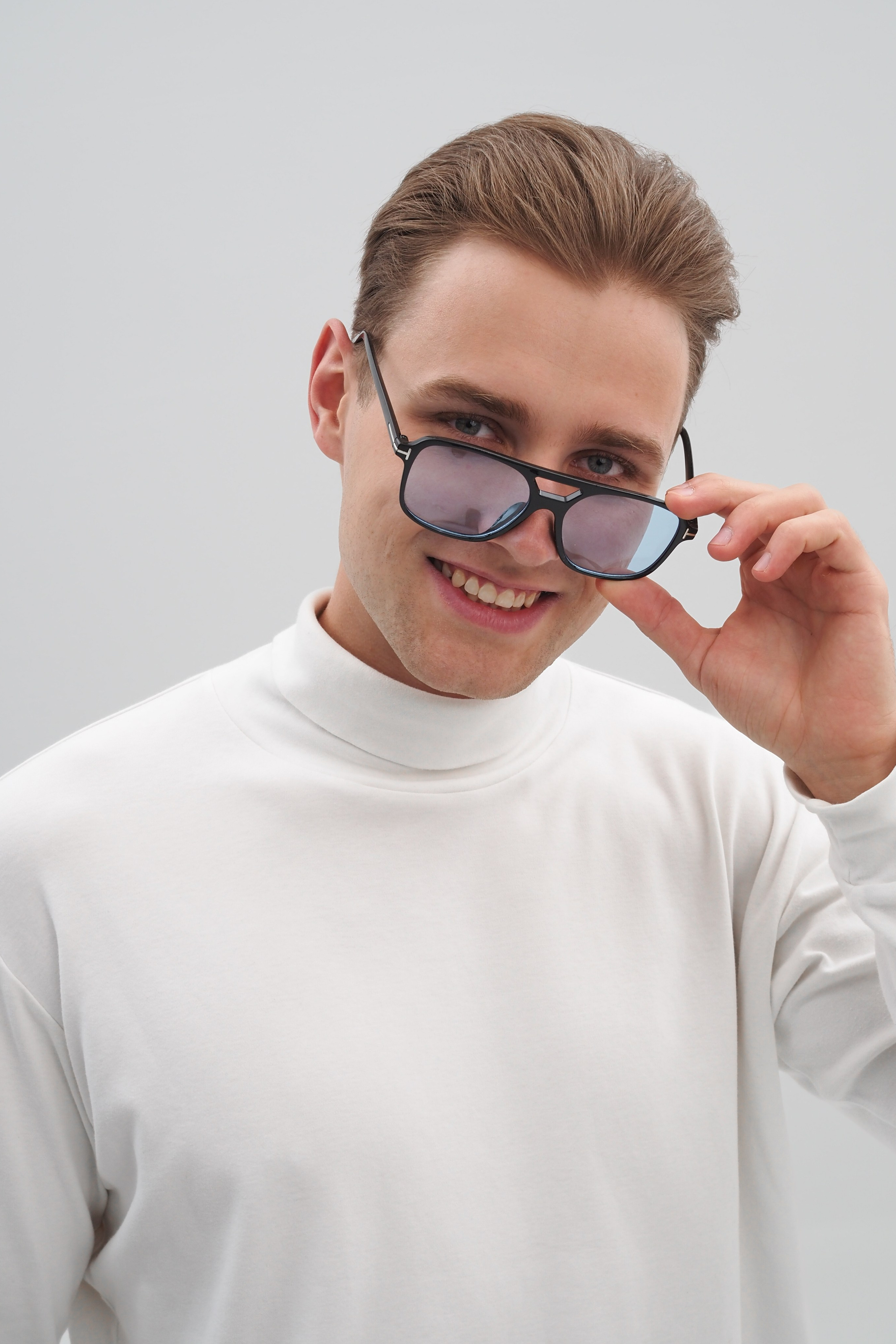 Модель для предметной съемки Игорь А Н.Новгород | Sale Easy