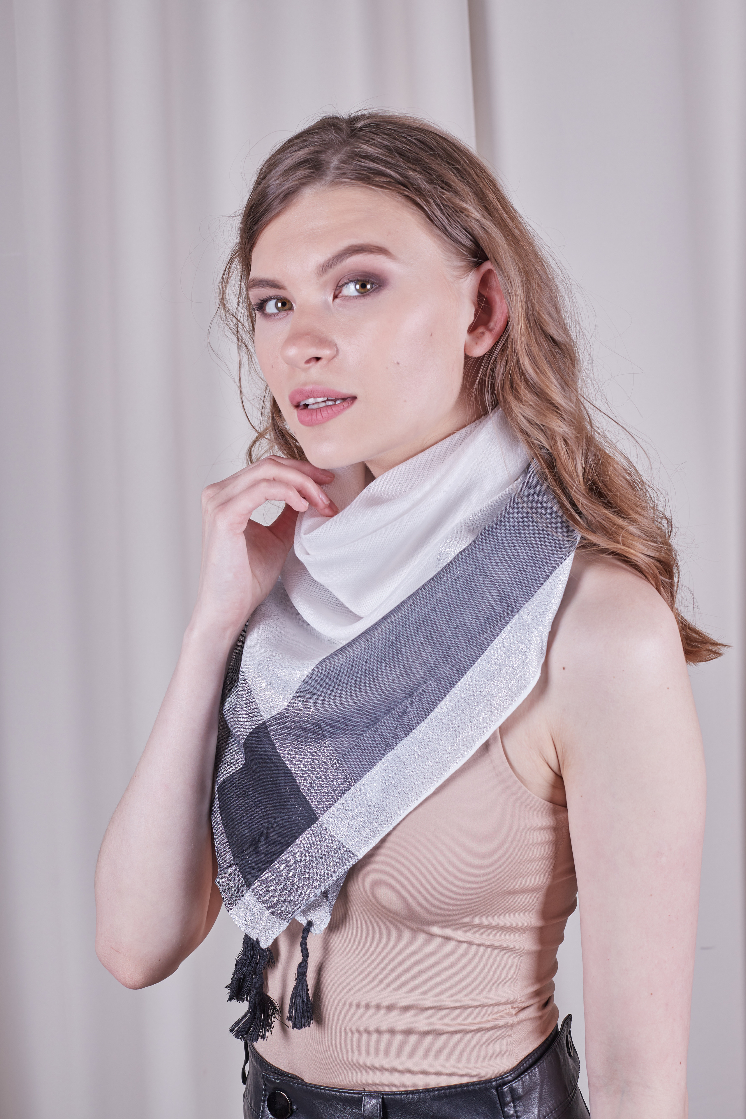 Портфолио. Фото женской одежды для маркетплейсов | Sale Easy