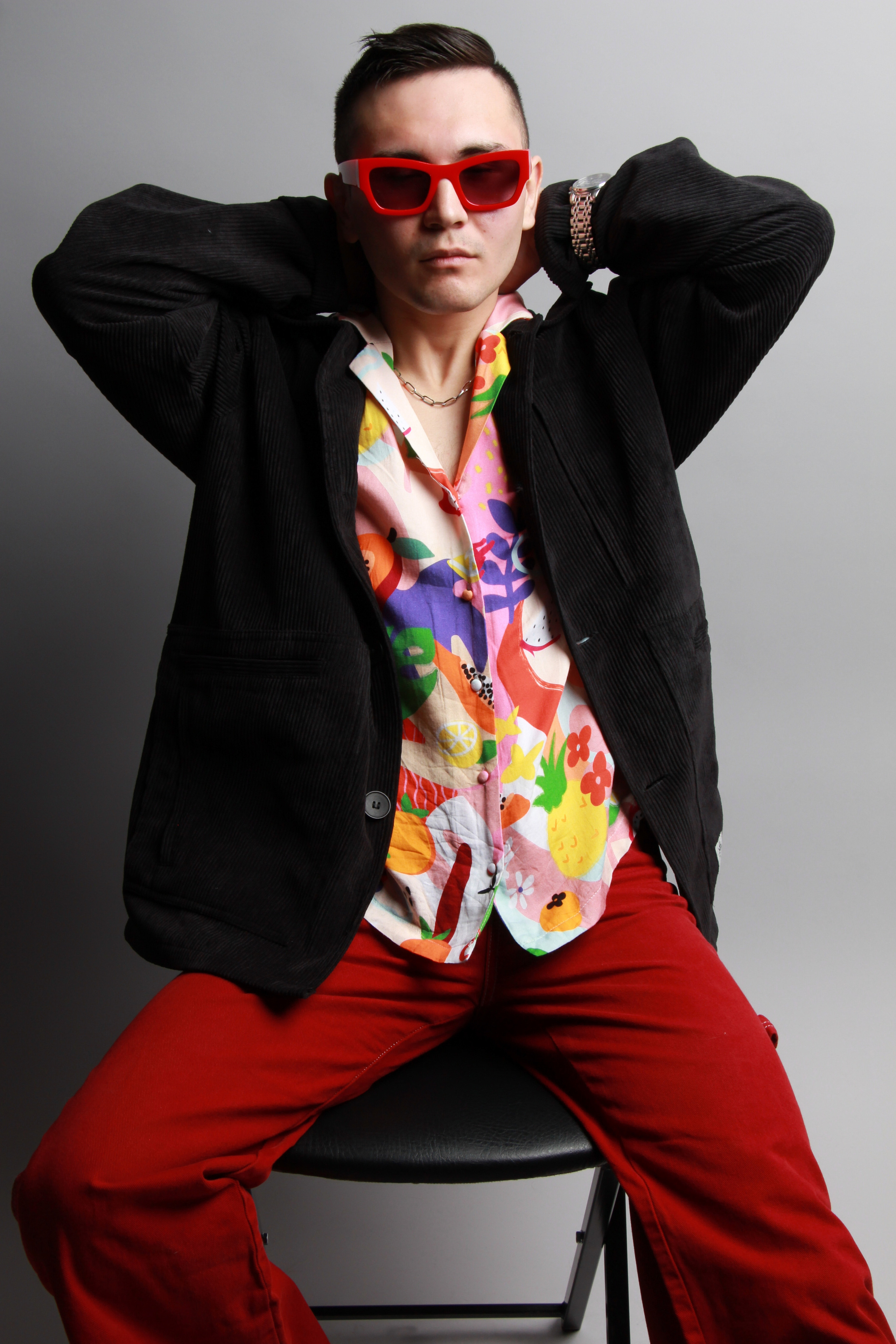 Модель для предметной съемки Айдар Новосибирск| Sale Easy