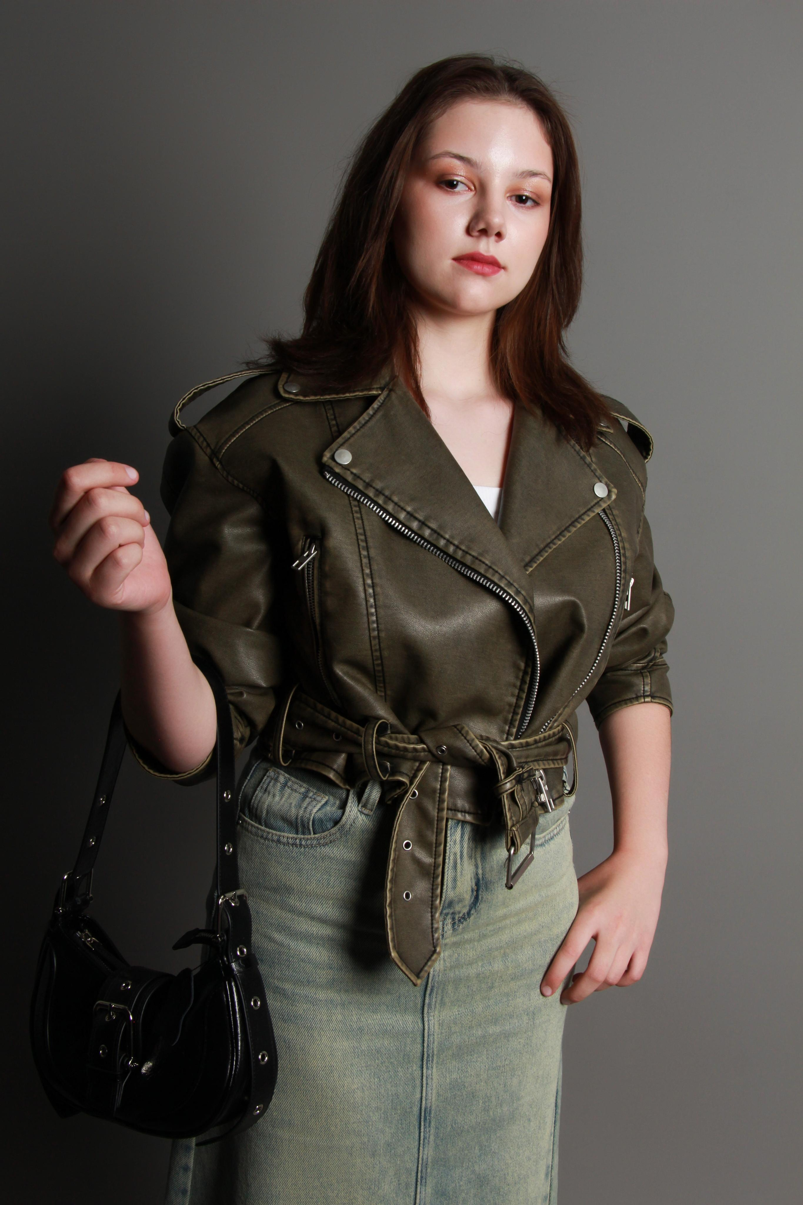 Модель для предметной съемки Виктория З Новосибирск| Sale Easy