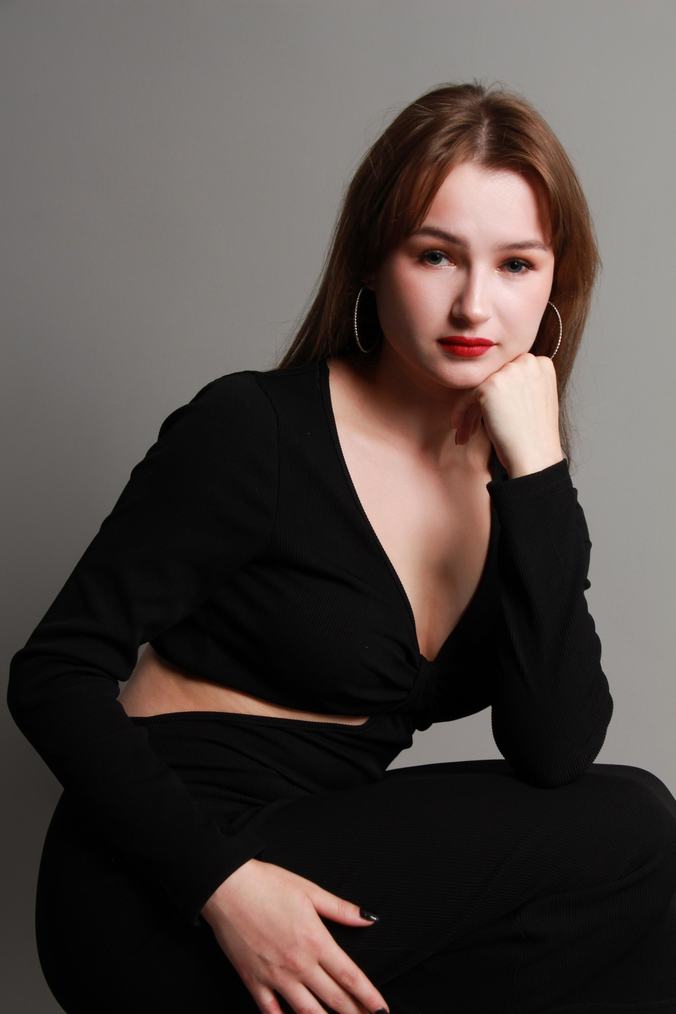 Модель для предметной съемки Любовь А  Новосибирск| Sale Easy