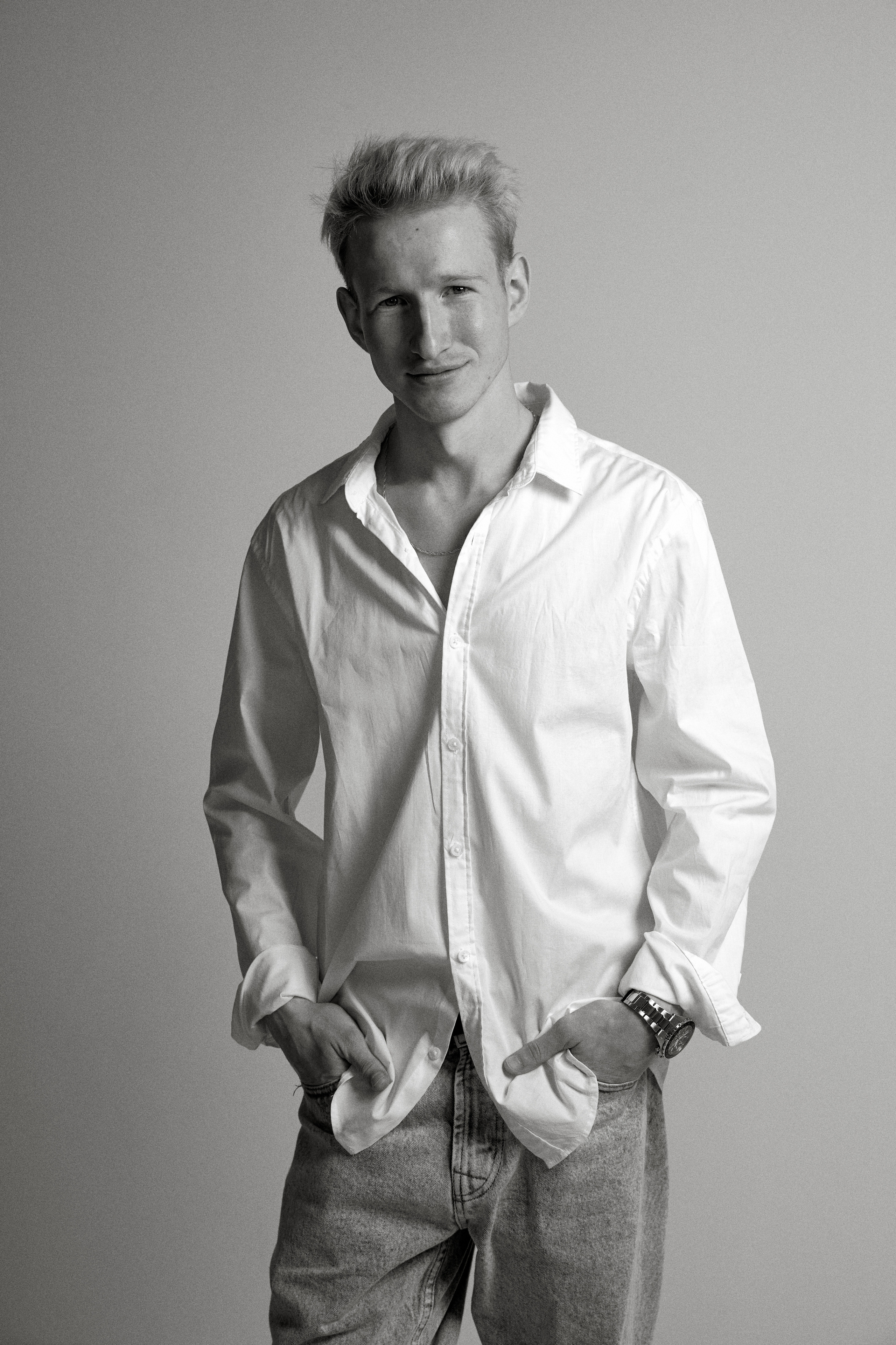 Модель для предметной съемки  Максим Б Сочи| Sale Easy