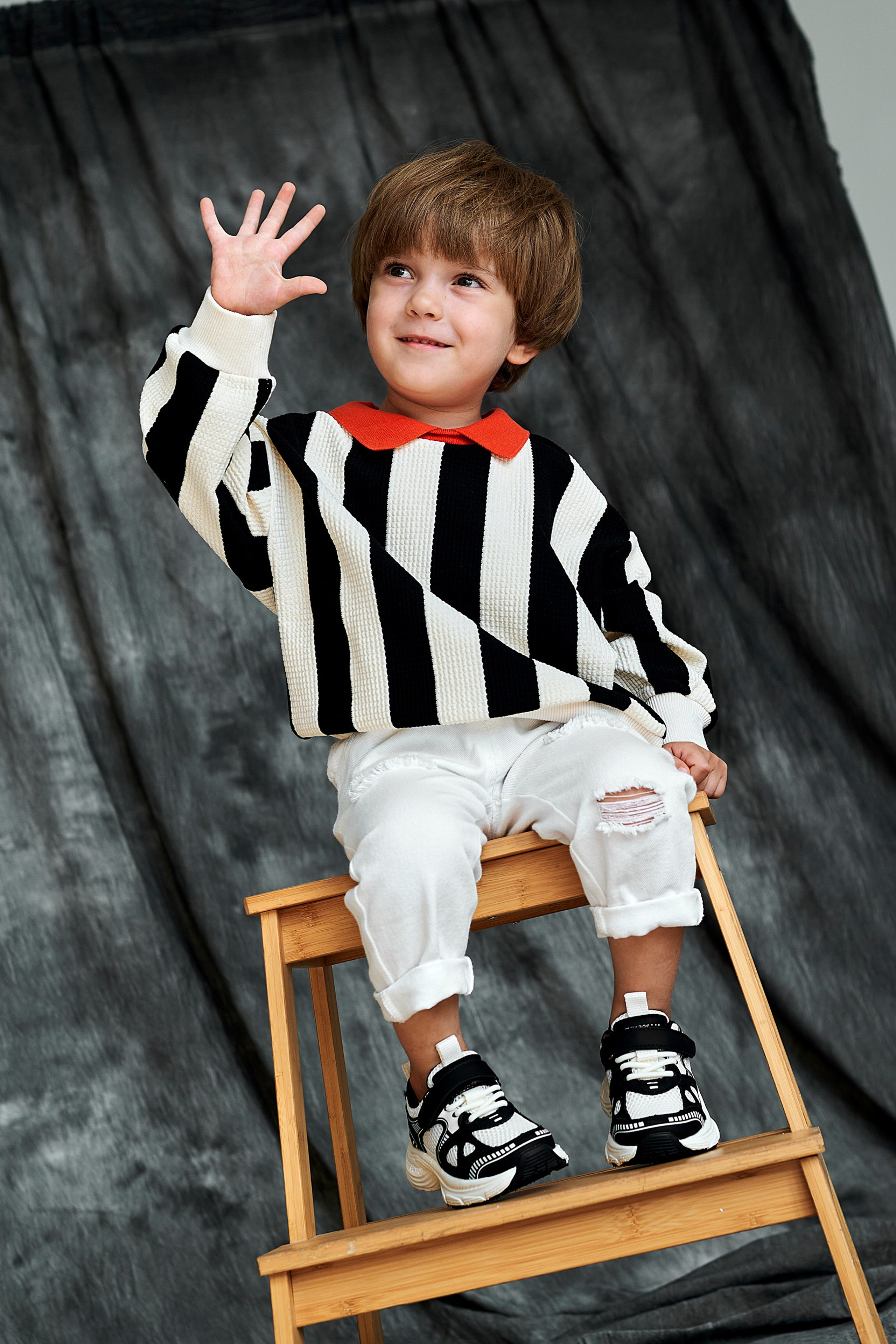 Модель для предметной съемки мальчик Радэль Казань| Sale Easy