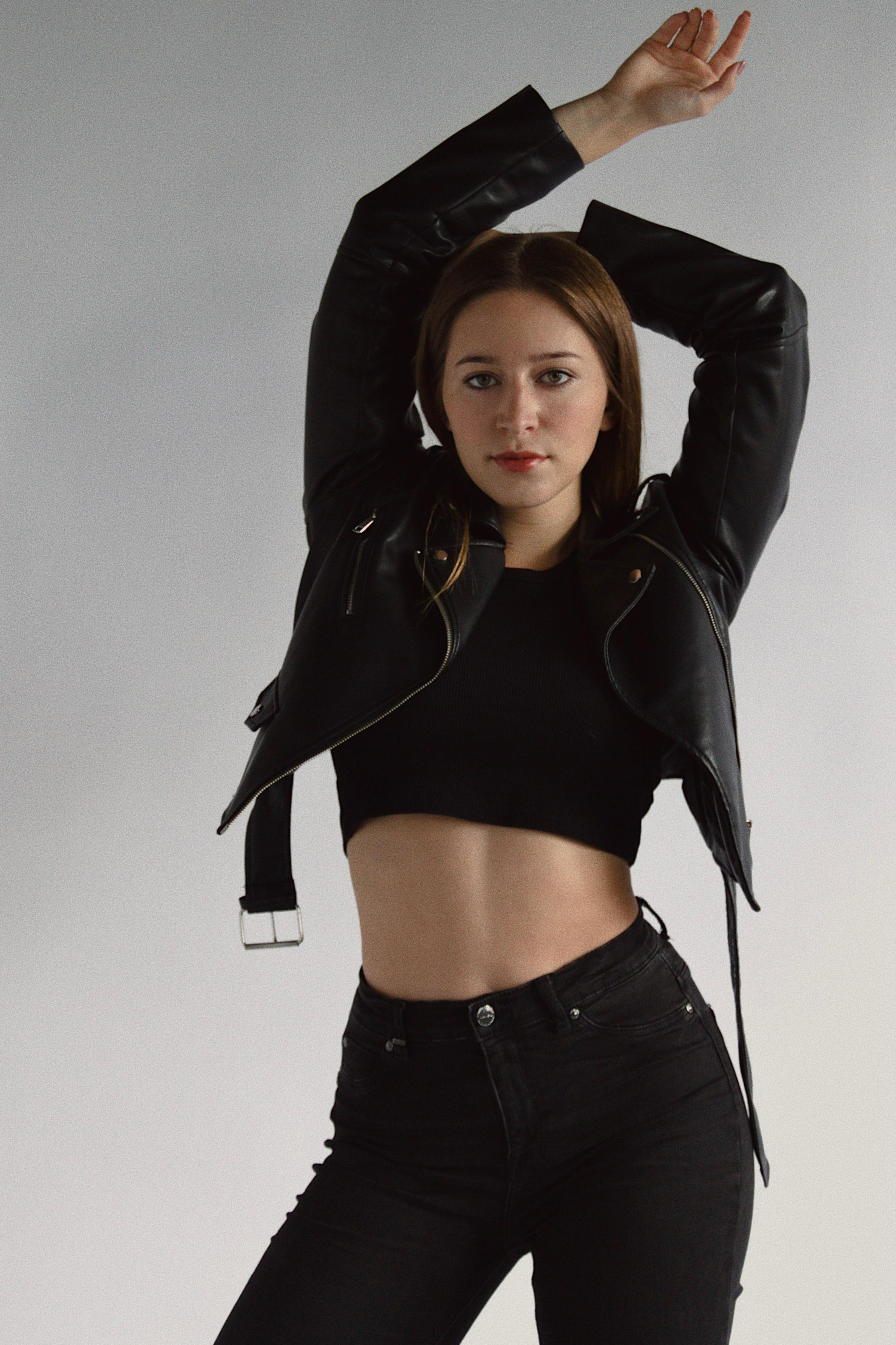 Модель plus size для предметной съемки Нина Москва | Sale Easy