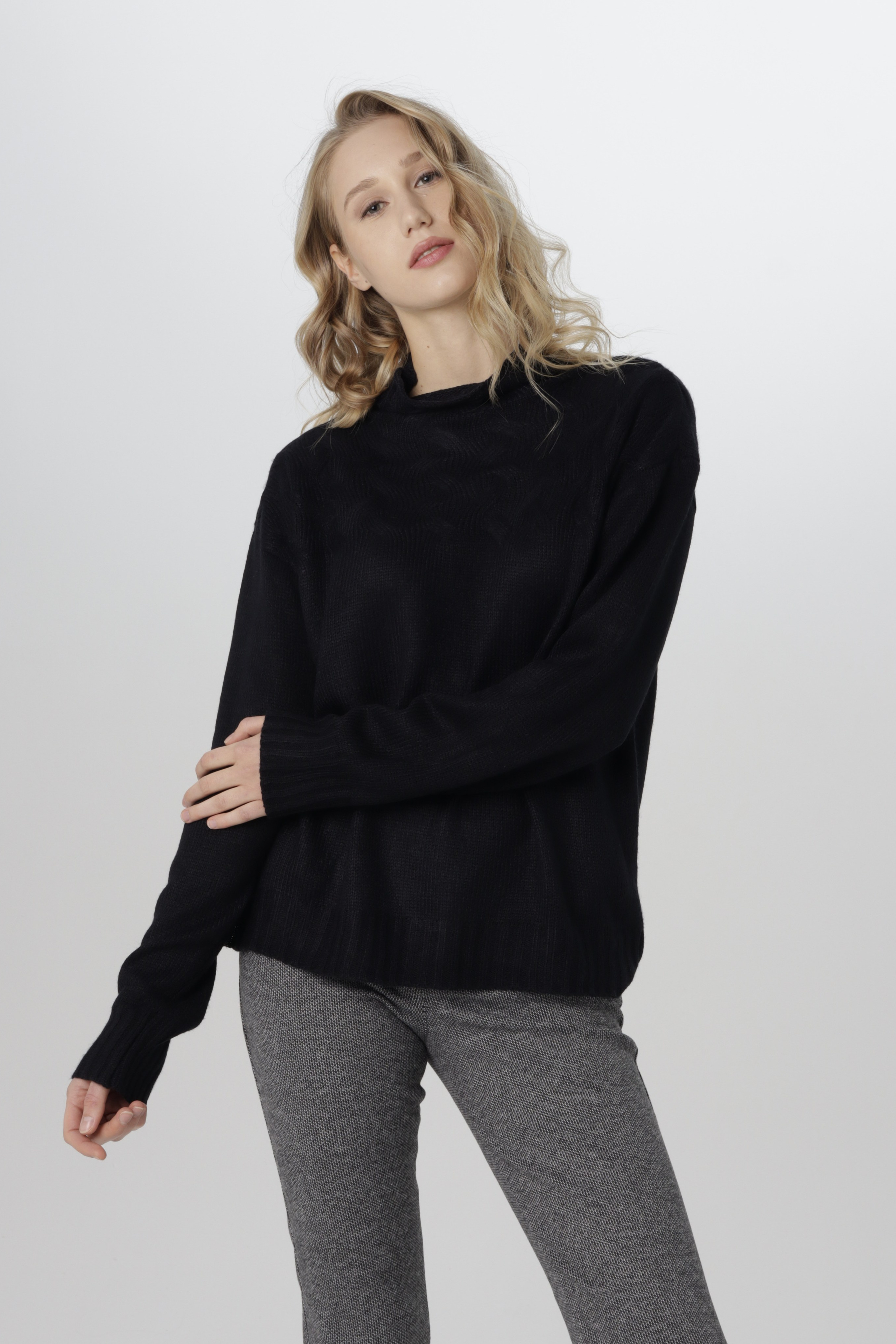 Модель для предметной съемки Елизавета К. Москва| Sale Easy