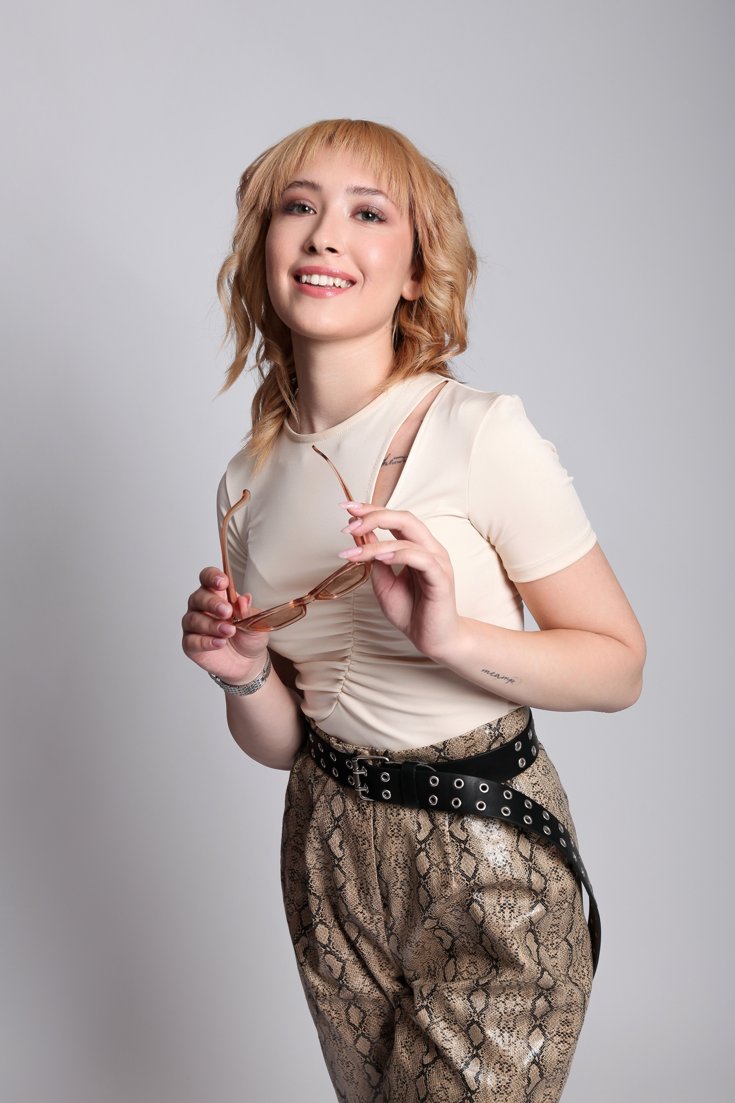 Модель для предметной съемки Полина Е  Новосибирск| Sale Easy