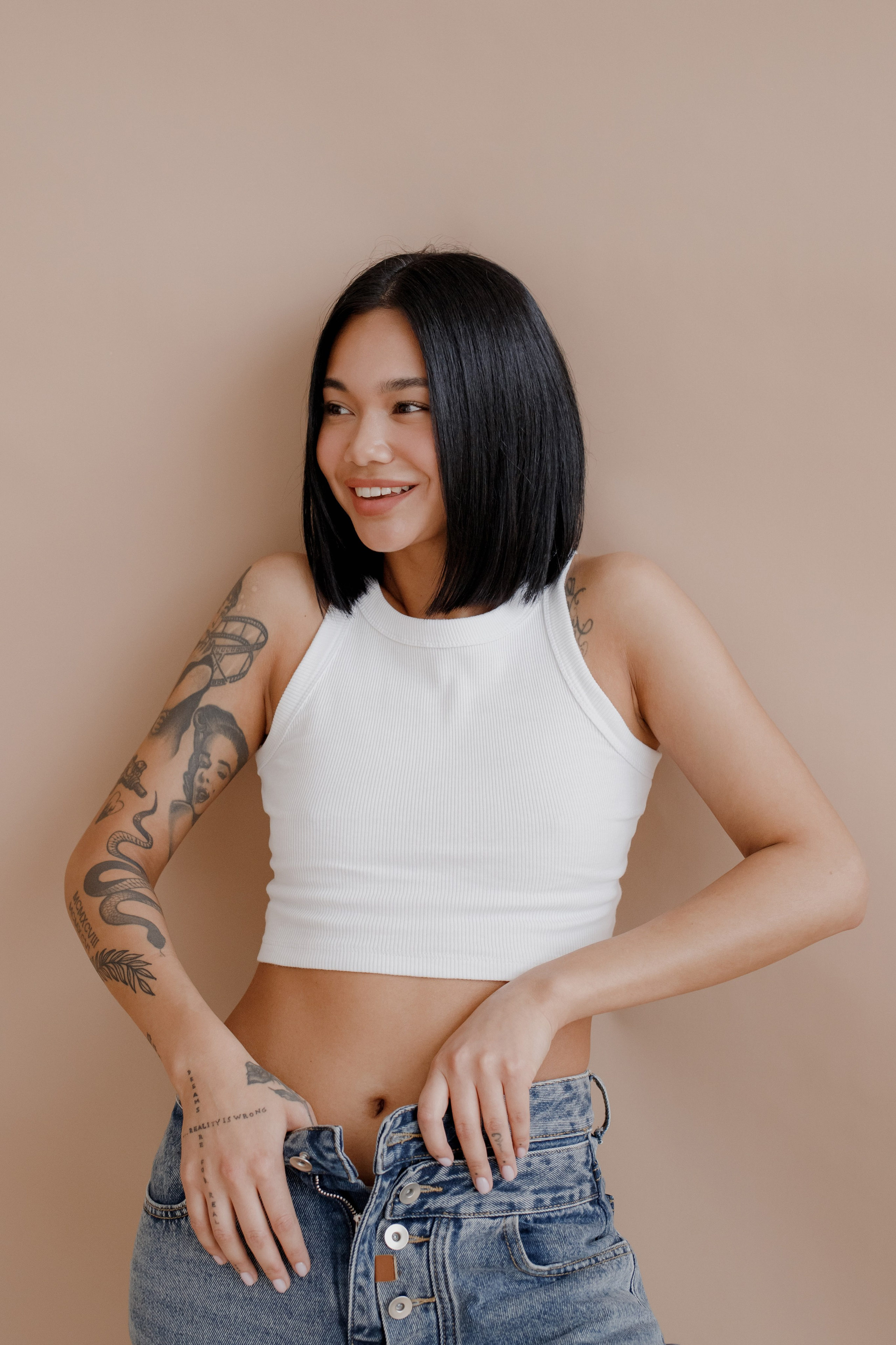 Модель для предметной съемки Валерия Ж. С.-Пб| Sale Easy