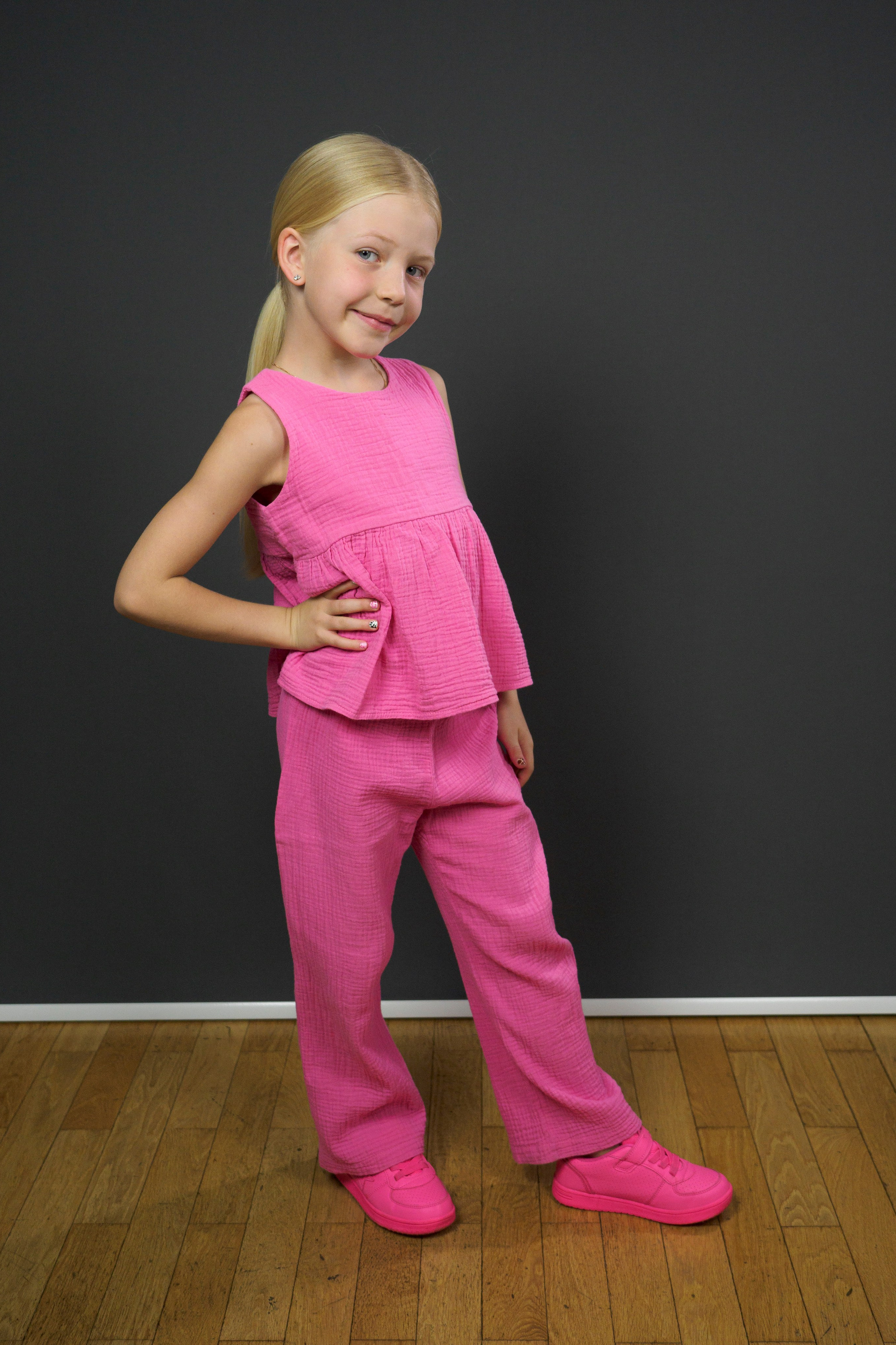 Модель для предметной съемки Алина О. Н.Н.| Sale Easy