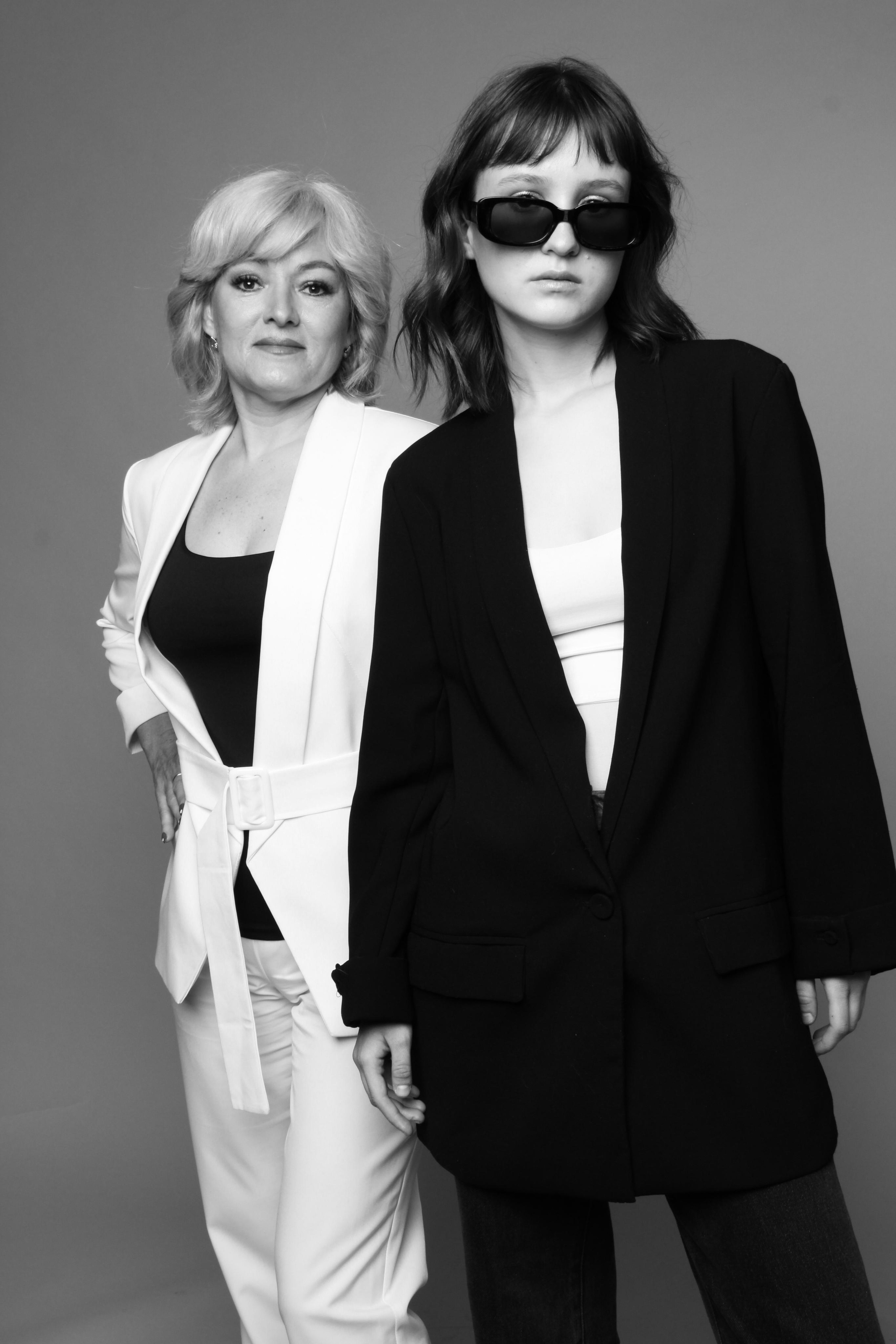 Модель для предметной съемки Елизавета В Новосибирск| Sale Easy