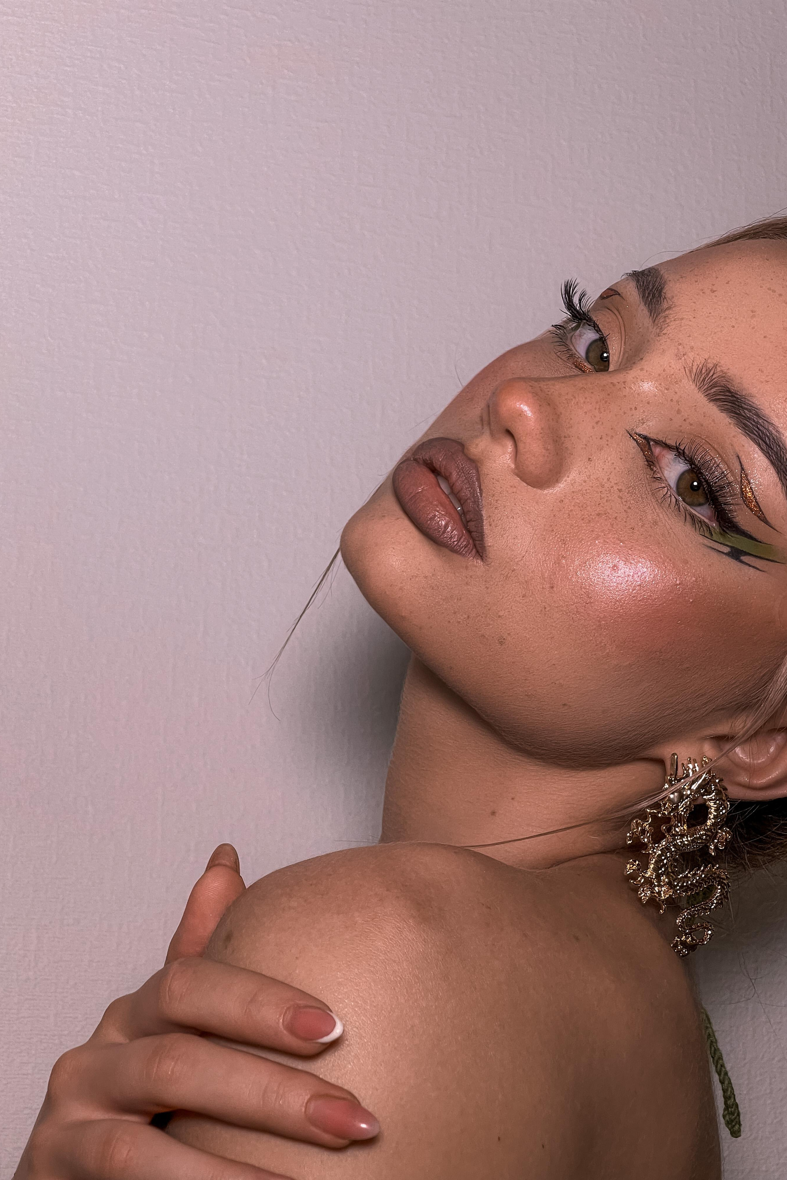 Модель для предметной съемки Вероника 8 Н.Новгород | Sale Easy