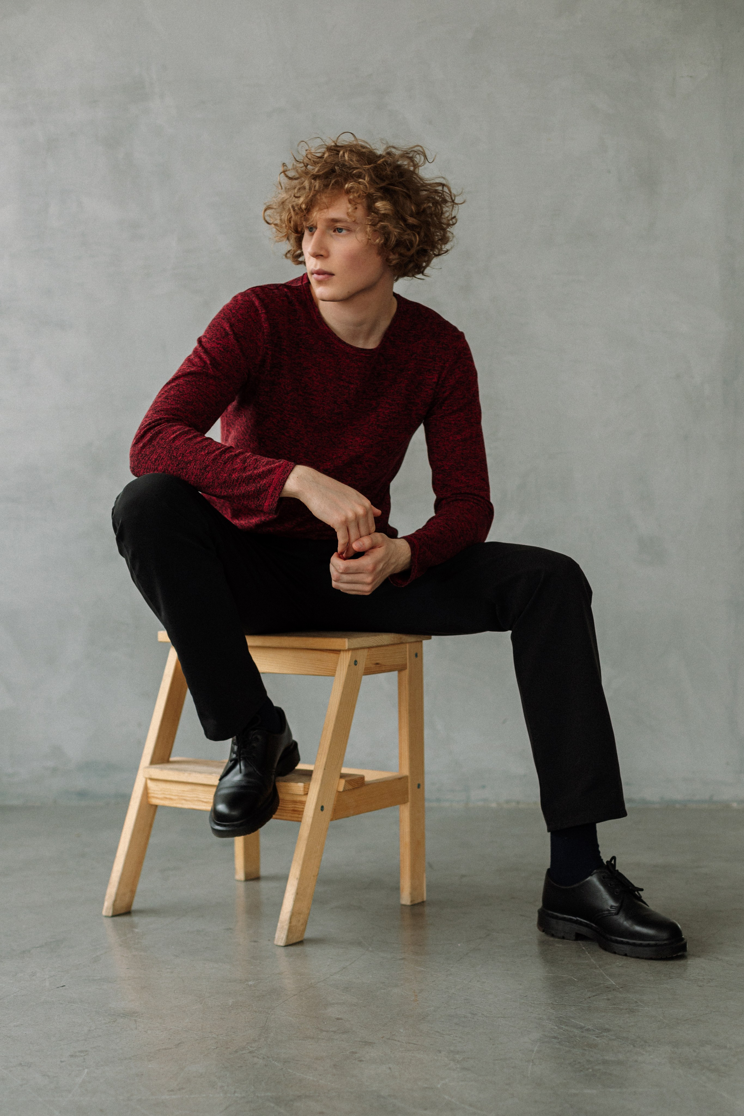 Модель для предметной съемки Арсений Москва | Sale Easy