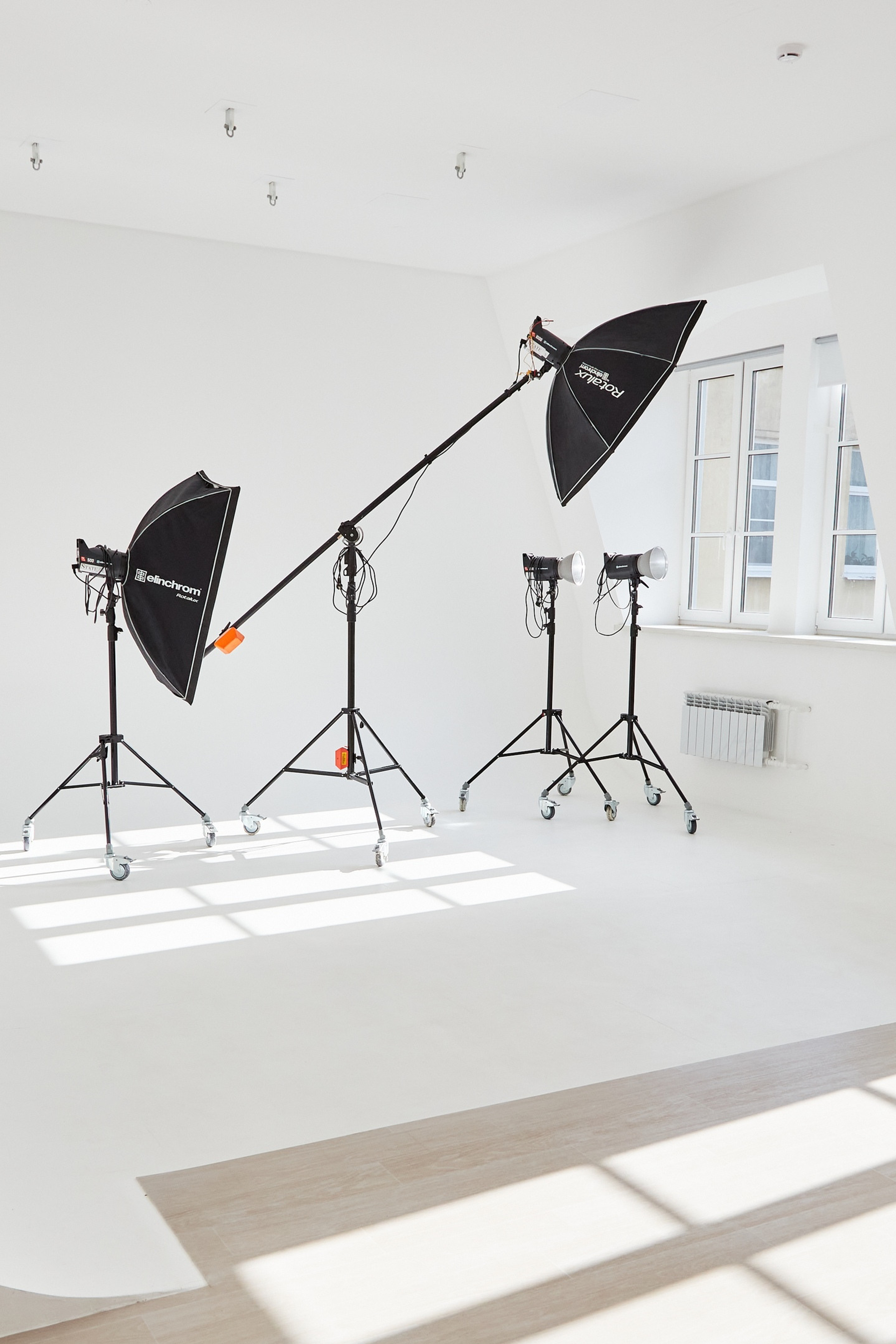 Студия STATE — зал CIRCLE для предм. съемки С.-Пб|Sale Easy