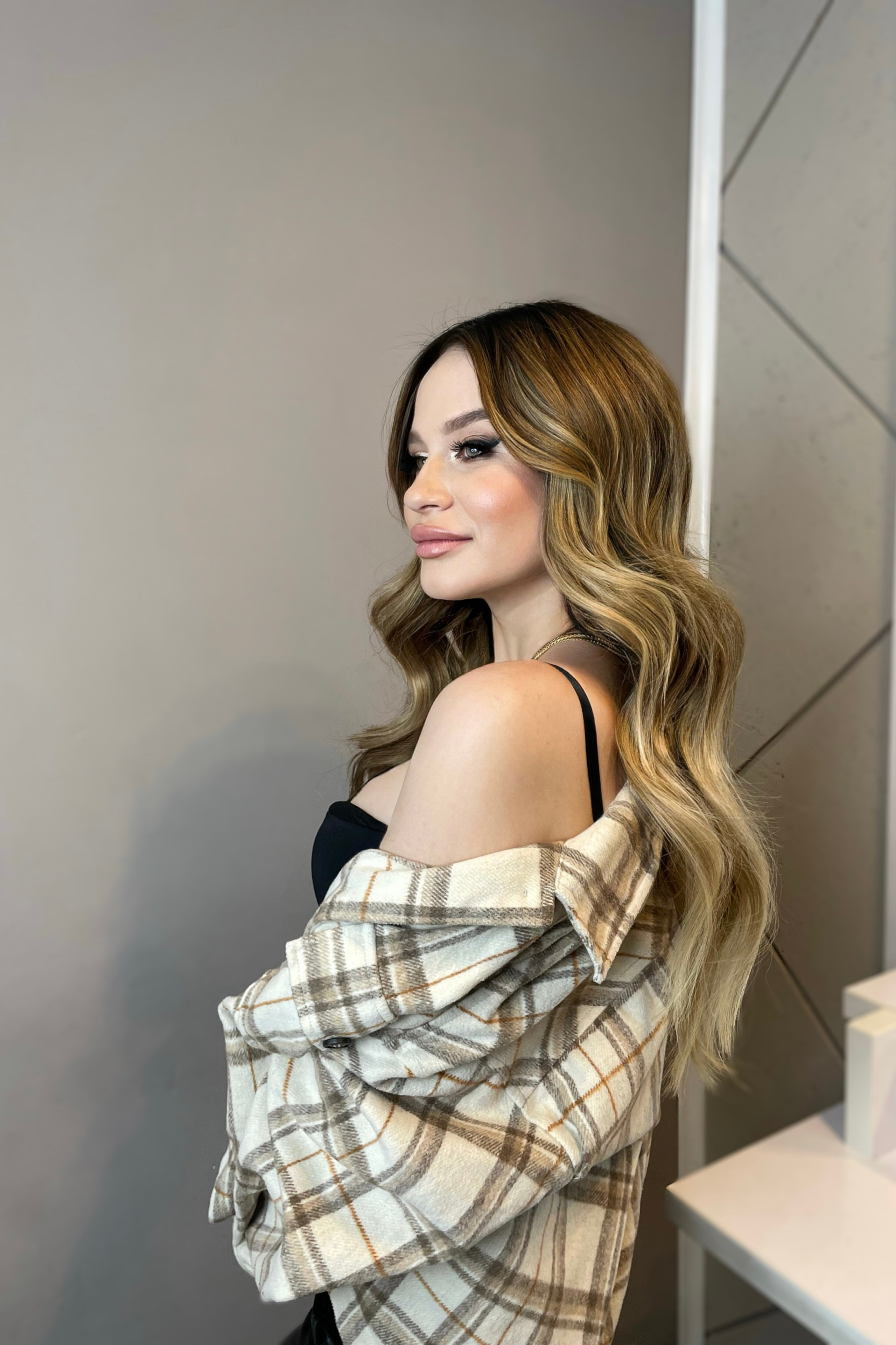 Модель для предметной съемки Юлия Ч. Н.Н.| Sale Easy