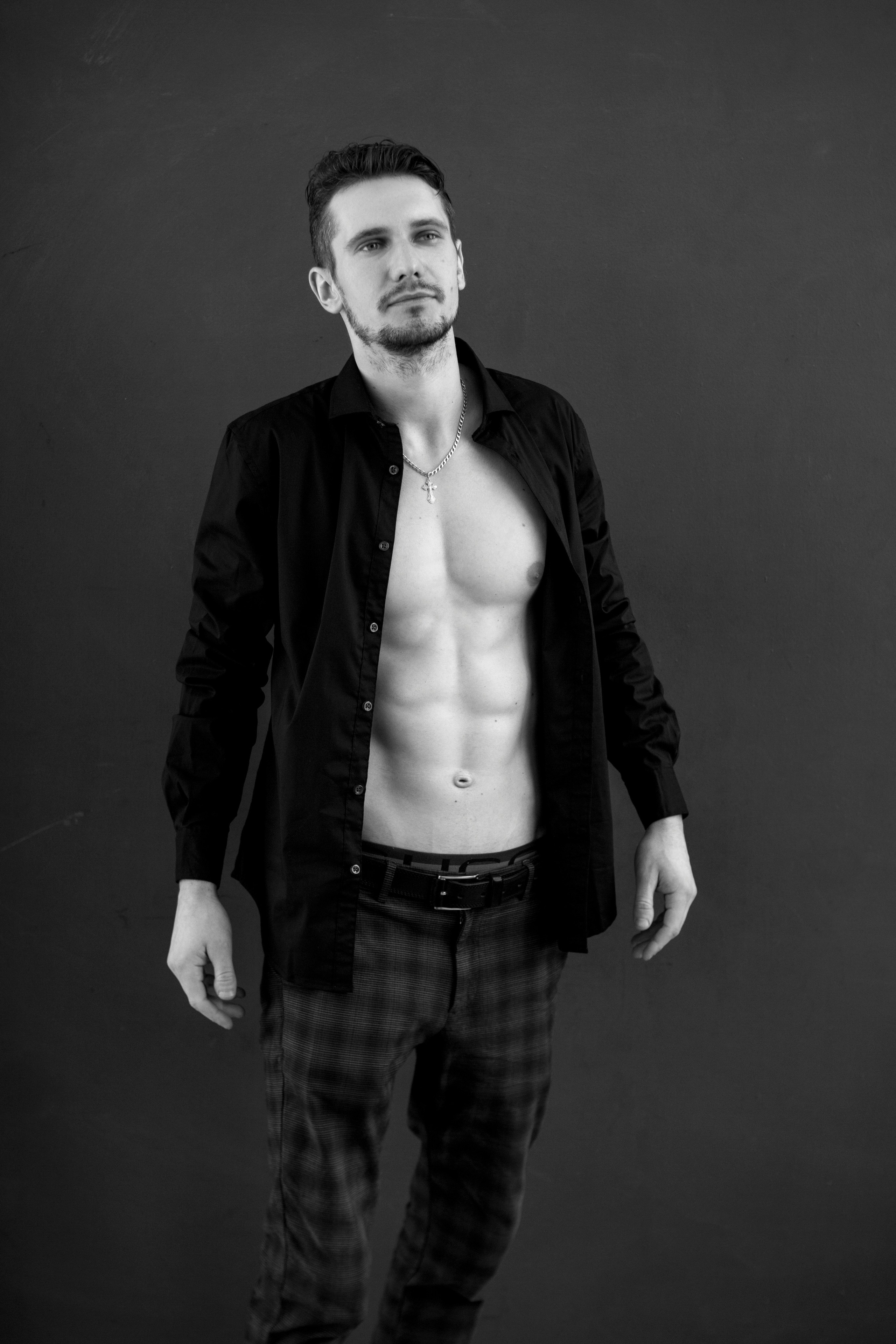 Модель для предметной съемки Евгений id 29 027 С.-Пб| Sale Easy