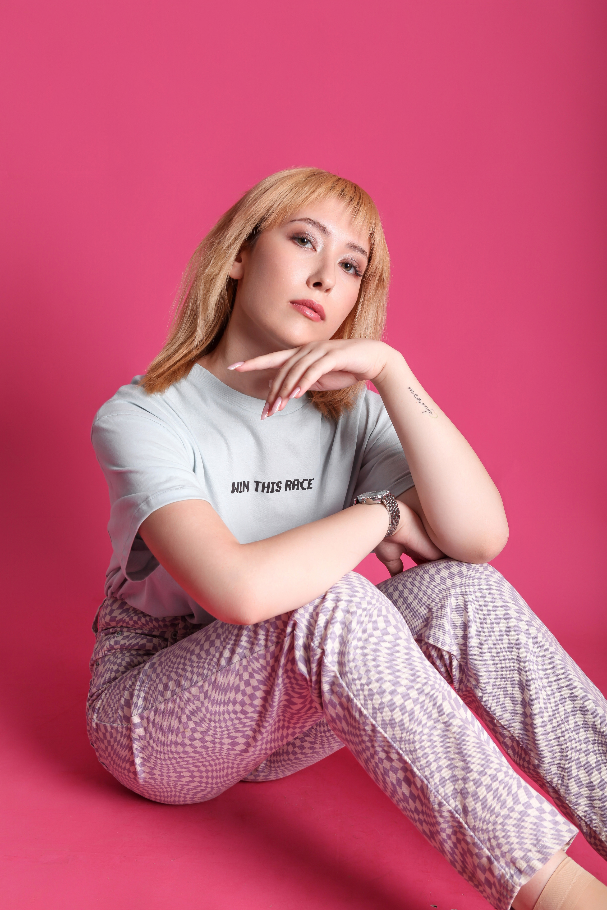 Модель для предметной съемки Полина Е  Новосибирск| Sale Easy