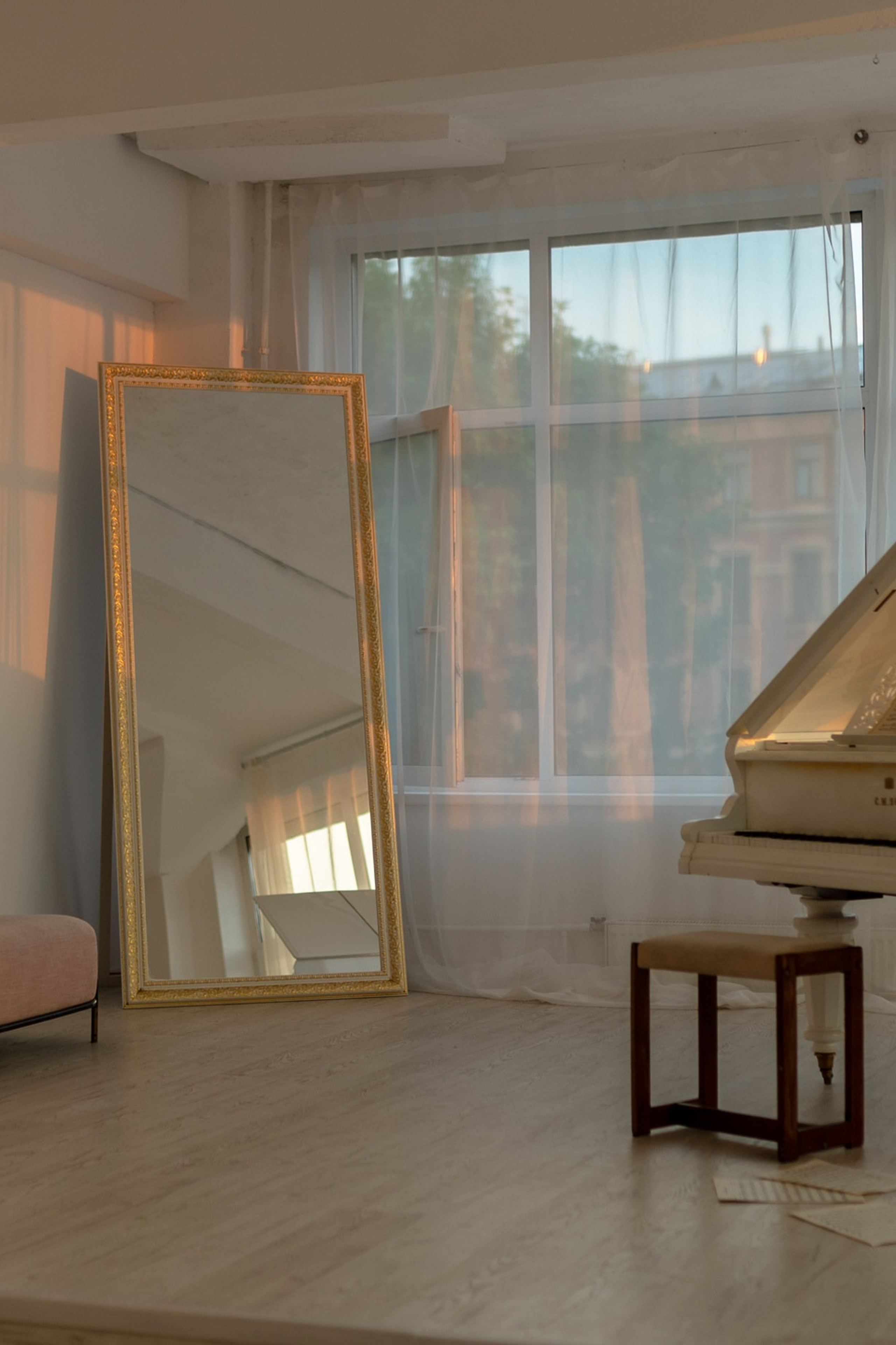 Студия TWINKLE — зал Парфе для предм. съемки С.-Пб|Sale Easy