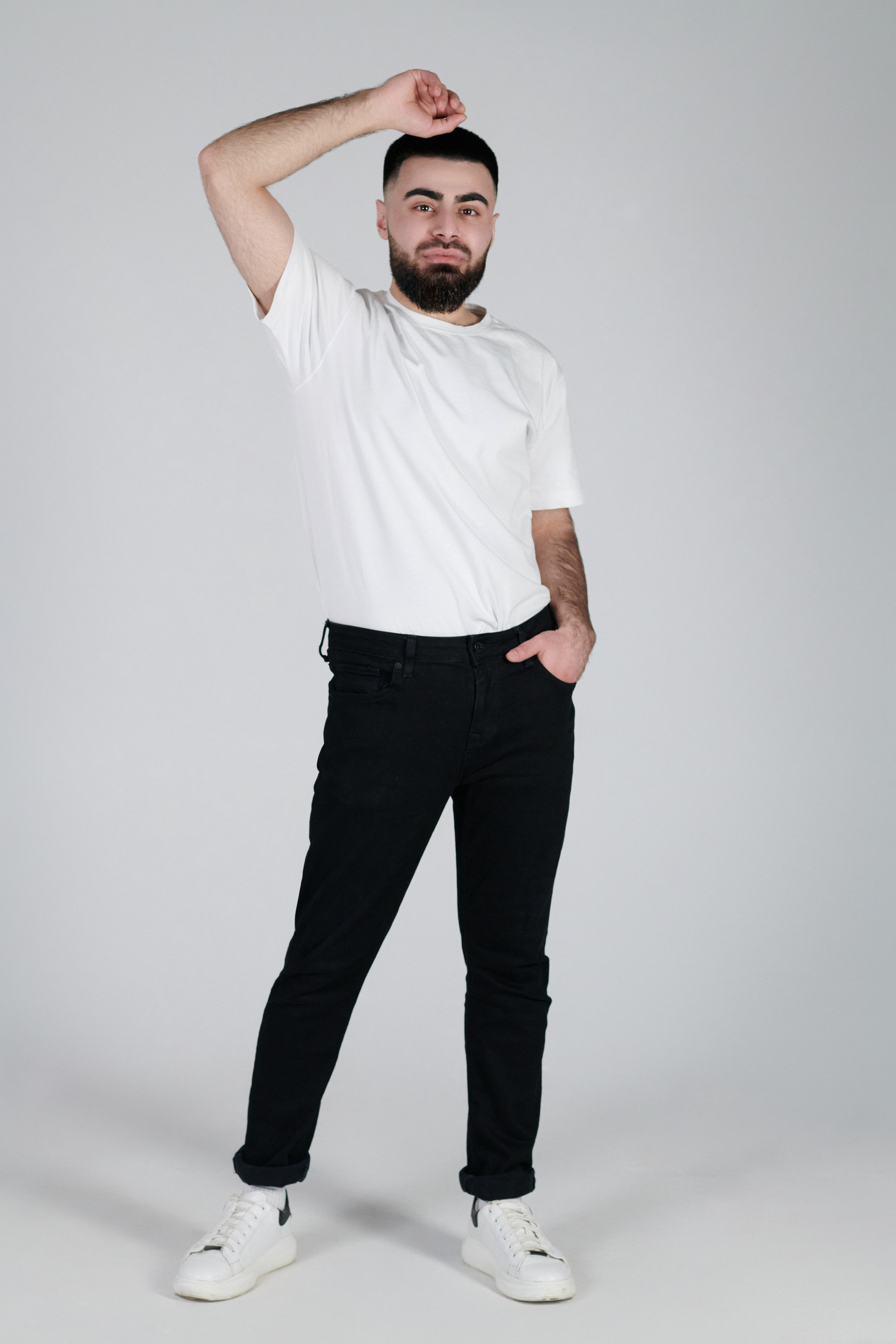 Модель для предметной съемки Амир Н.Новгород | Sale Easy