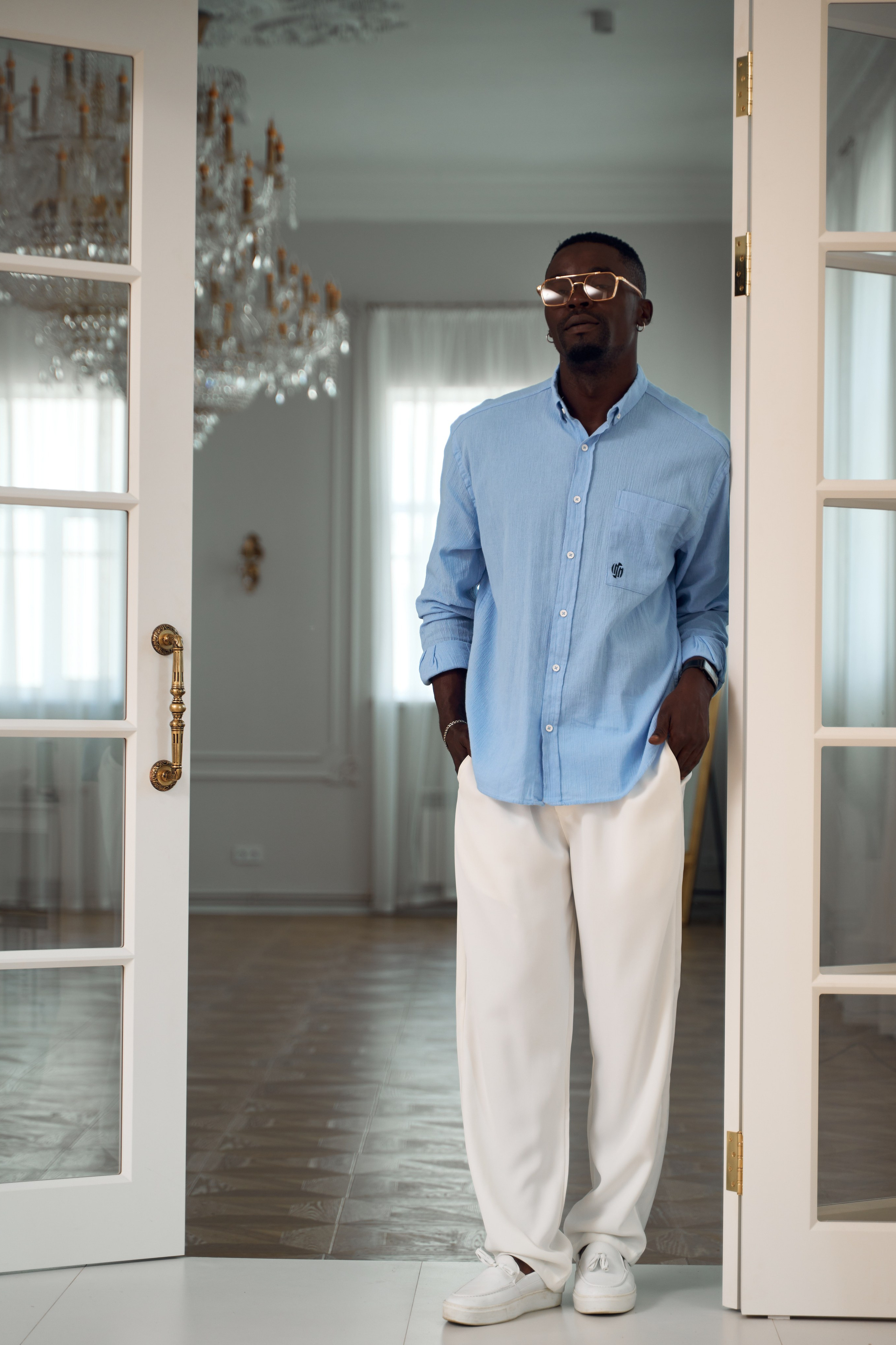 Модель для предметной съемки Кристиан Казань| Sale Easy