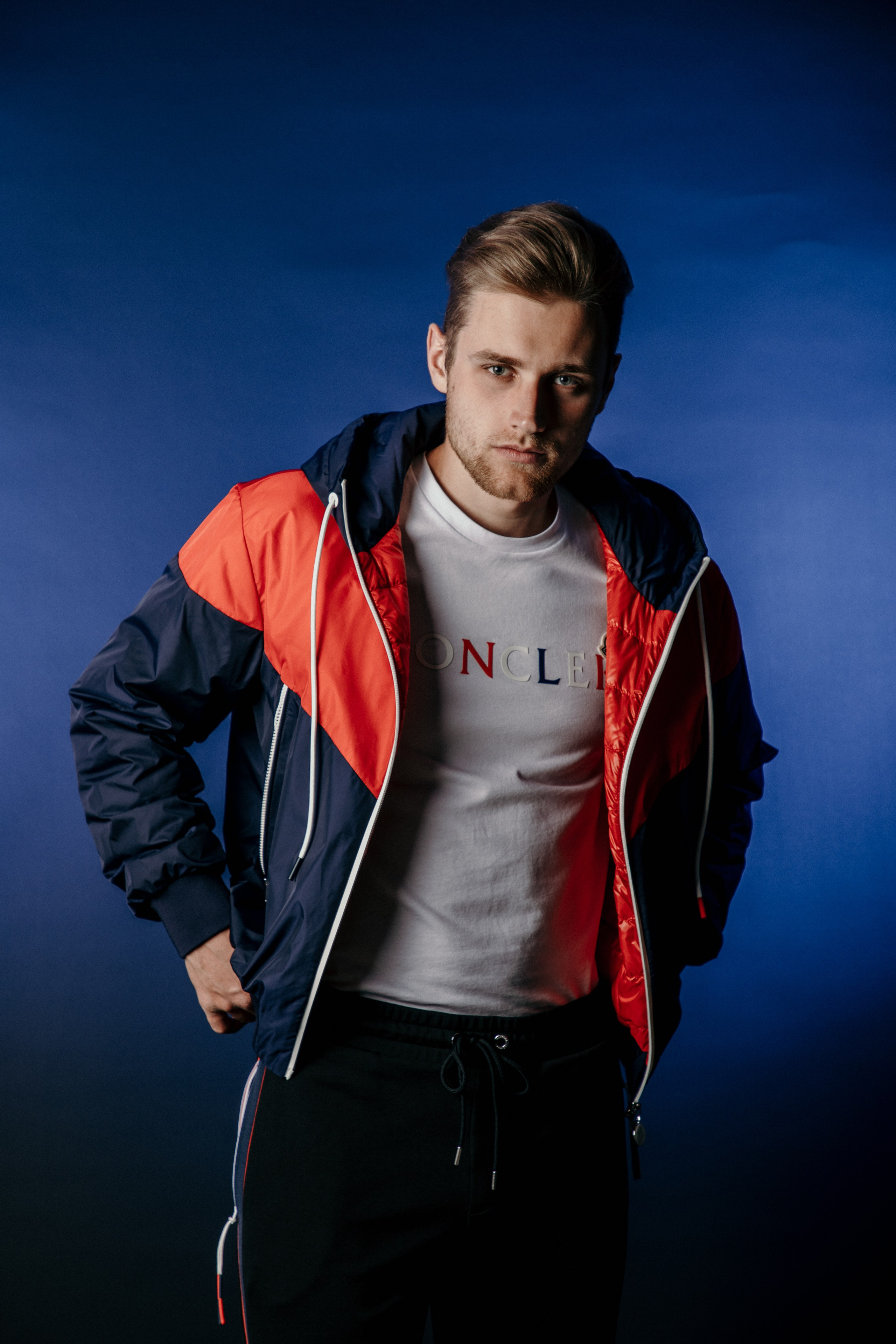 Модель для предметной съемки Игорь А Н.Новгород | Sale Easy