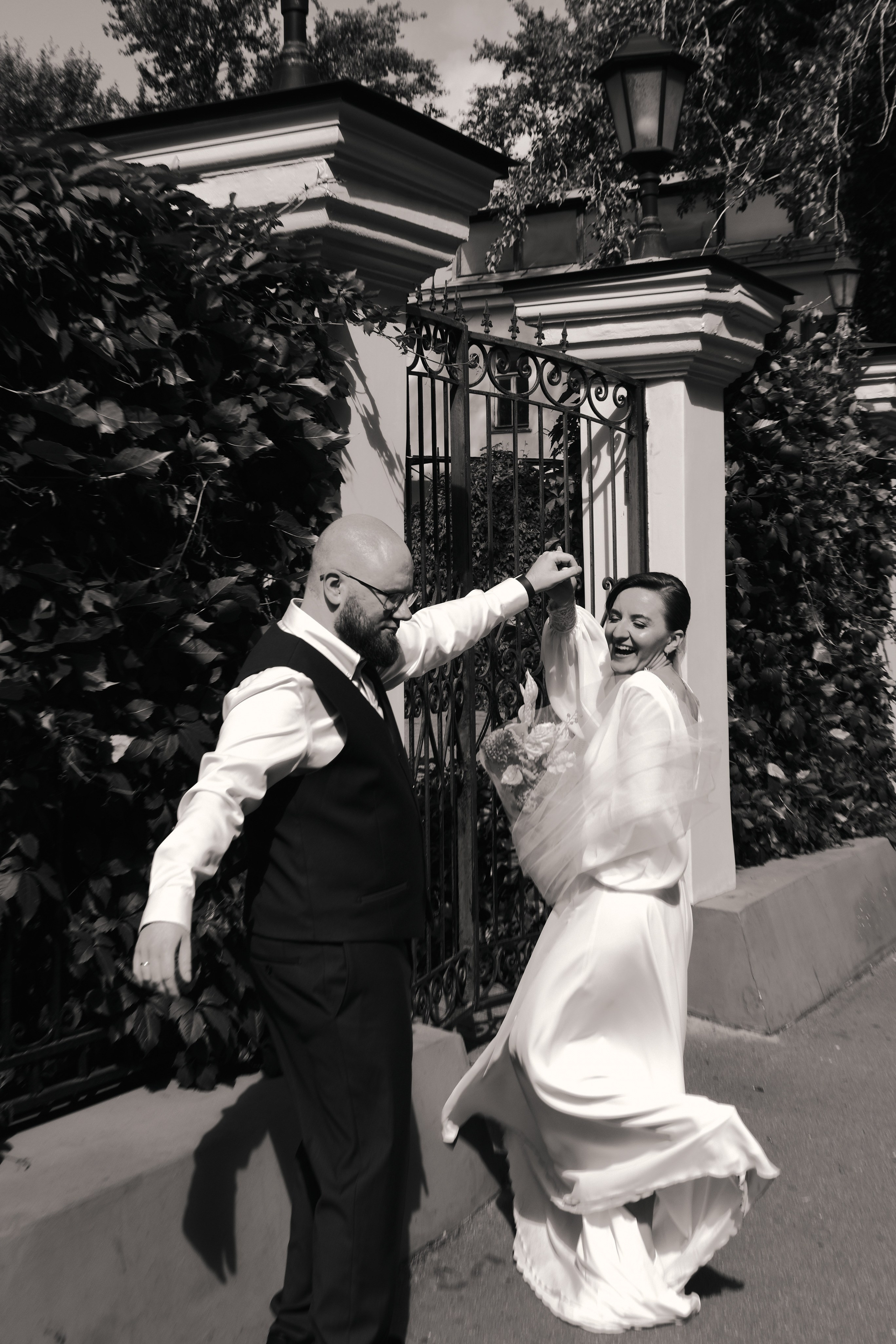 Август. Город. Солнце.