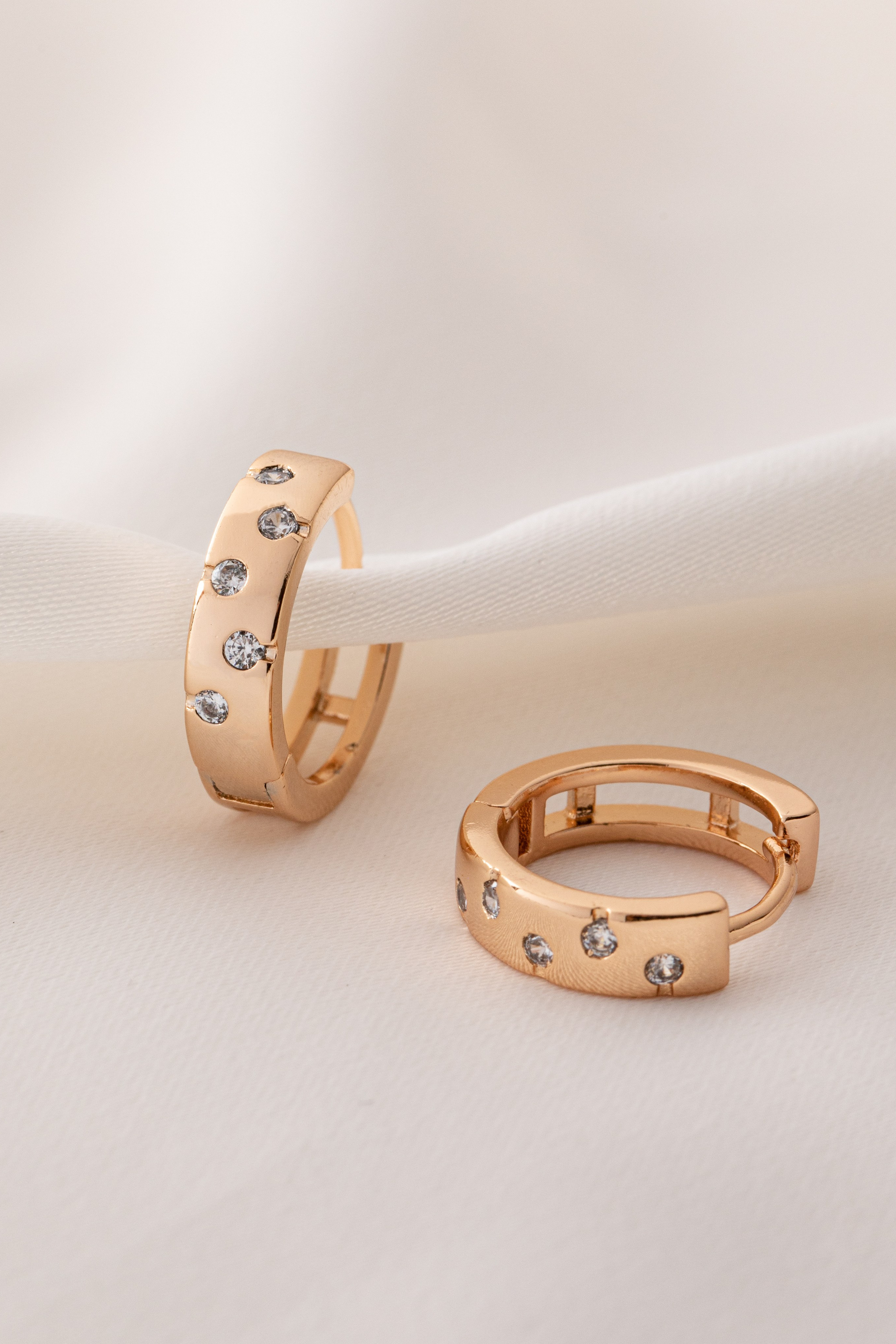 Предметная ювелирная фотосъемка. Предметный фотограф. Предметная фотостудия. Предметная фотостудия Елизаветы Антроповой. Новосибирск