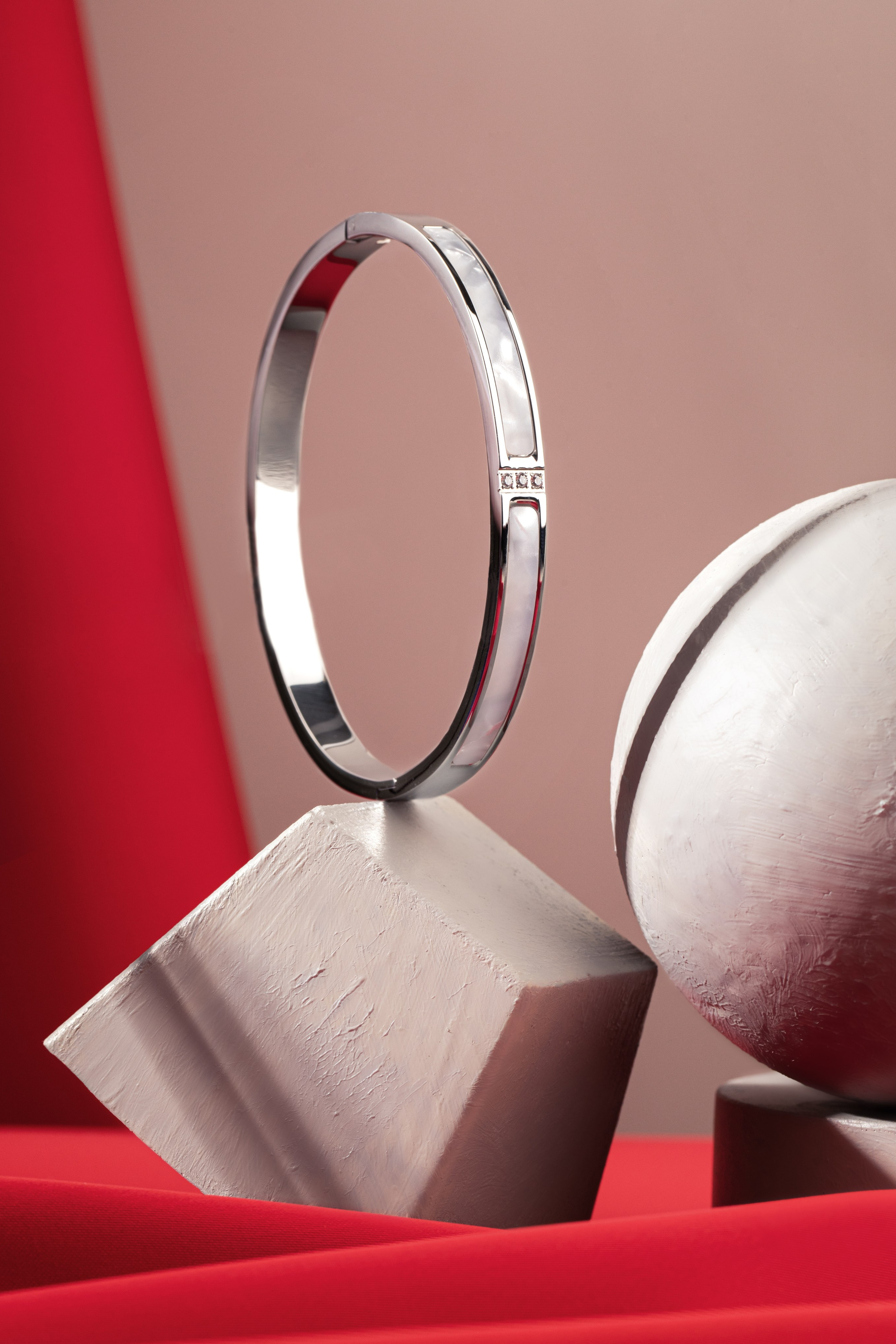 Предметная ювелирная фотосъемка. Предметный фотограф. Предметная фотостудия. Предметная фотостудия Елизаветы Антроповой. Новосибирск