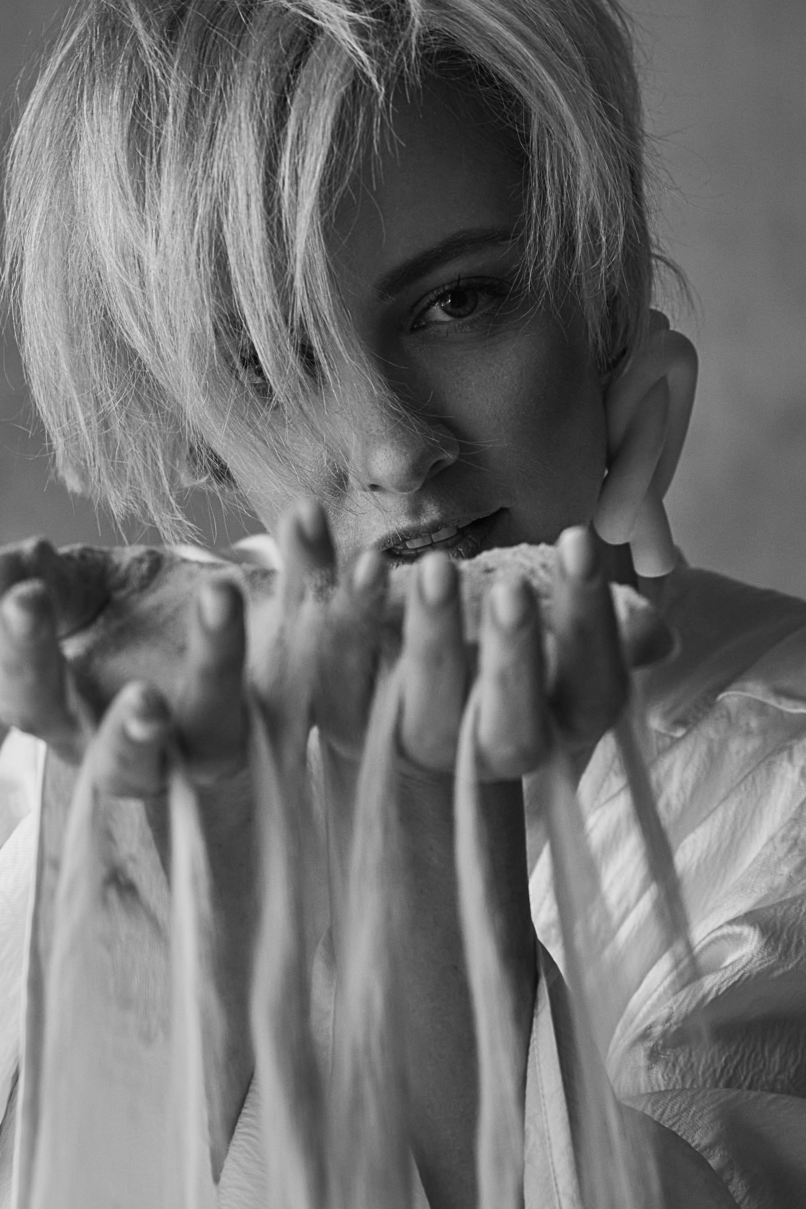 ПОЛИНА МАКСИМОВА «Свет и тень». Портретный фотограф и актерское портфолио в Москве Оксана Кузь