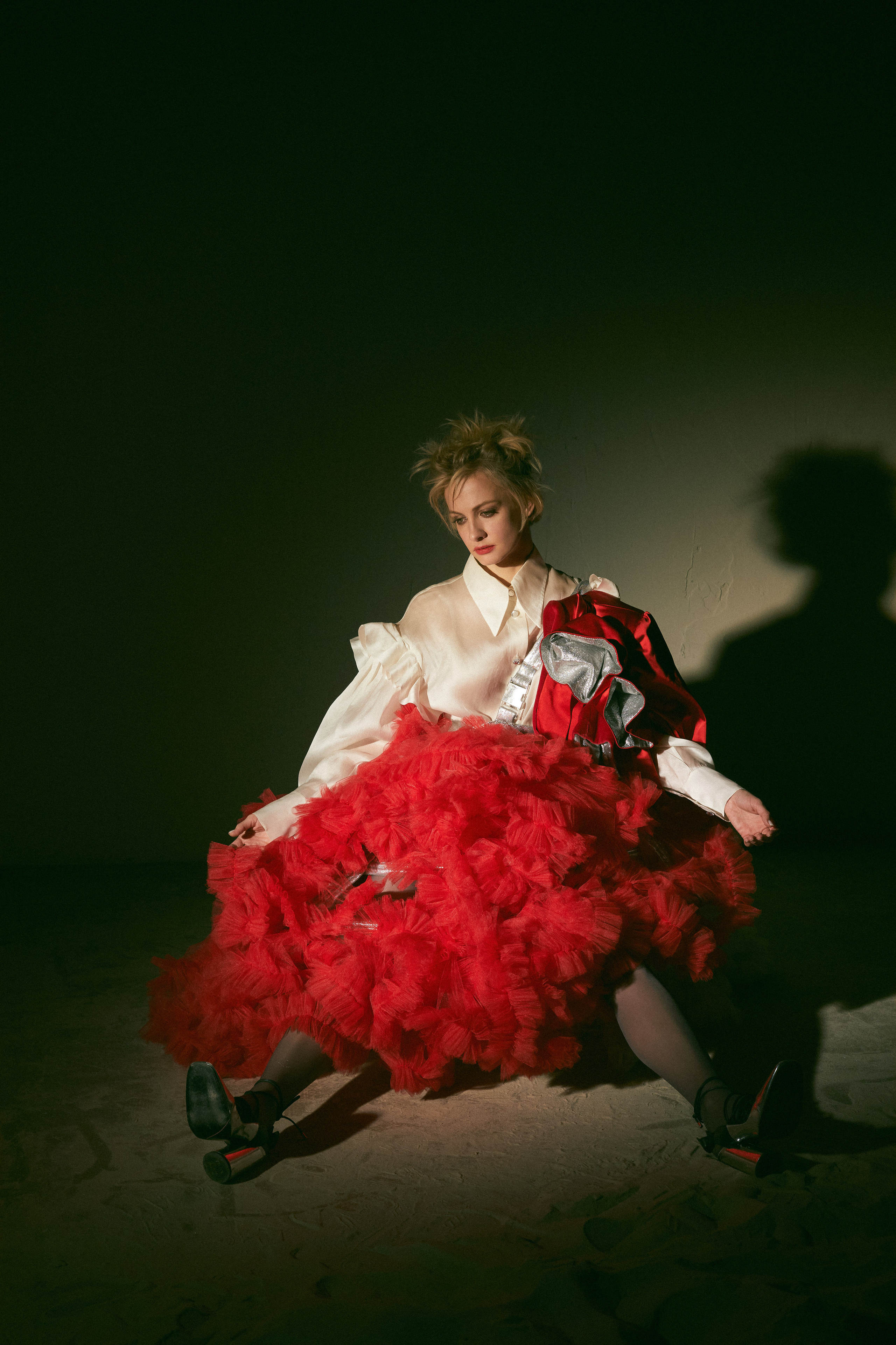 ПОЛИНА МАКСИМОВА «САМОИРОНИЯ». Портретный фотограф и актерское портфолио в Москве Оксана Кузь