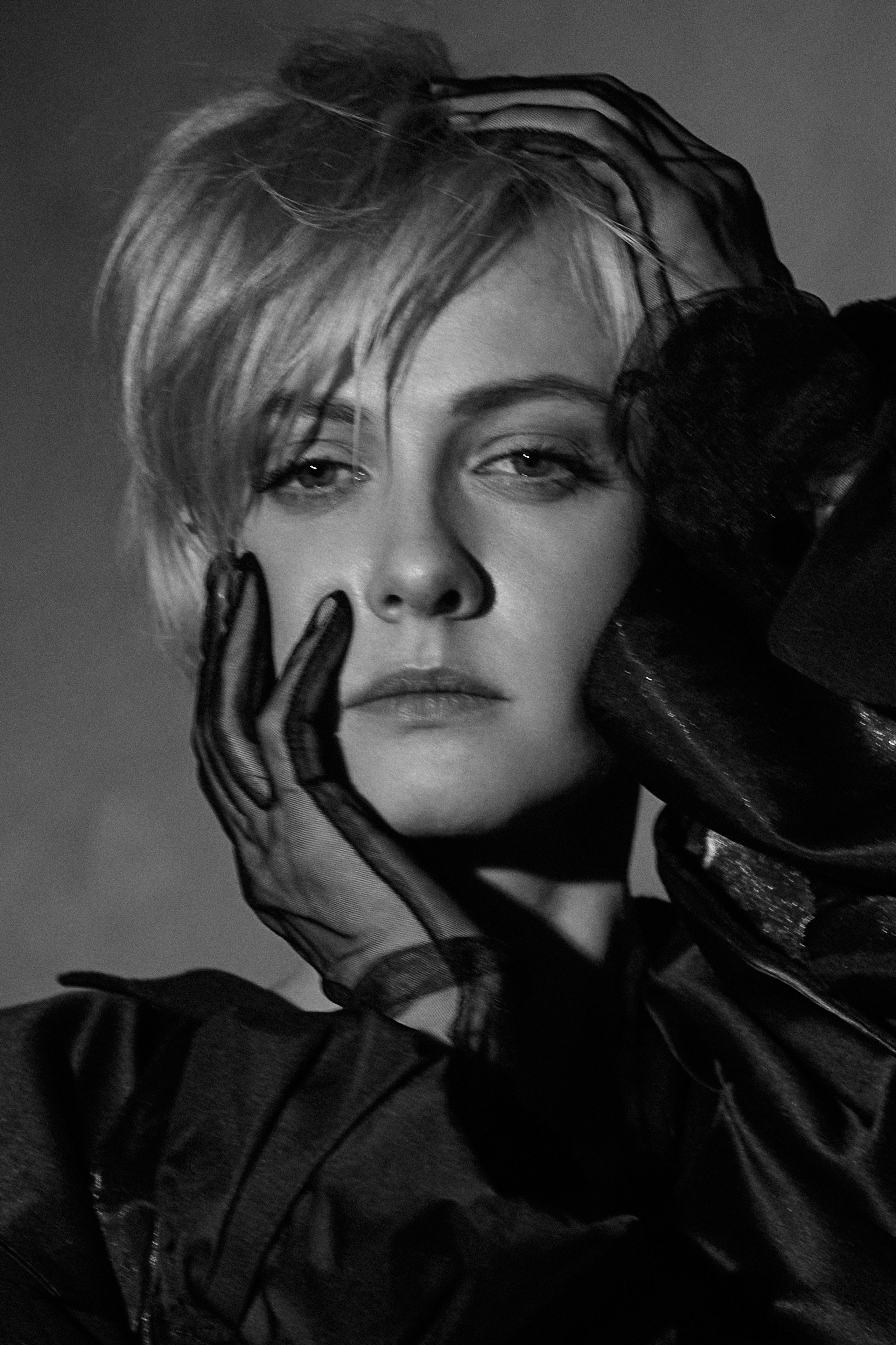 ПОЛИНА МАКСИМОВА «Свет и тень». Портретный фотограф и актерское портфолио в Москве Оксана Кузь